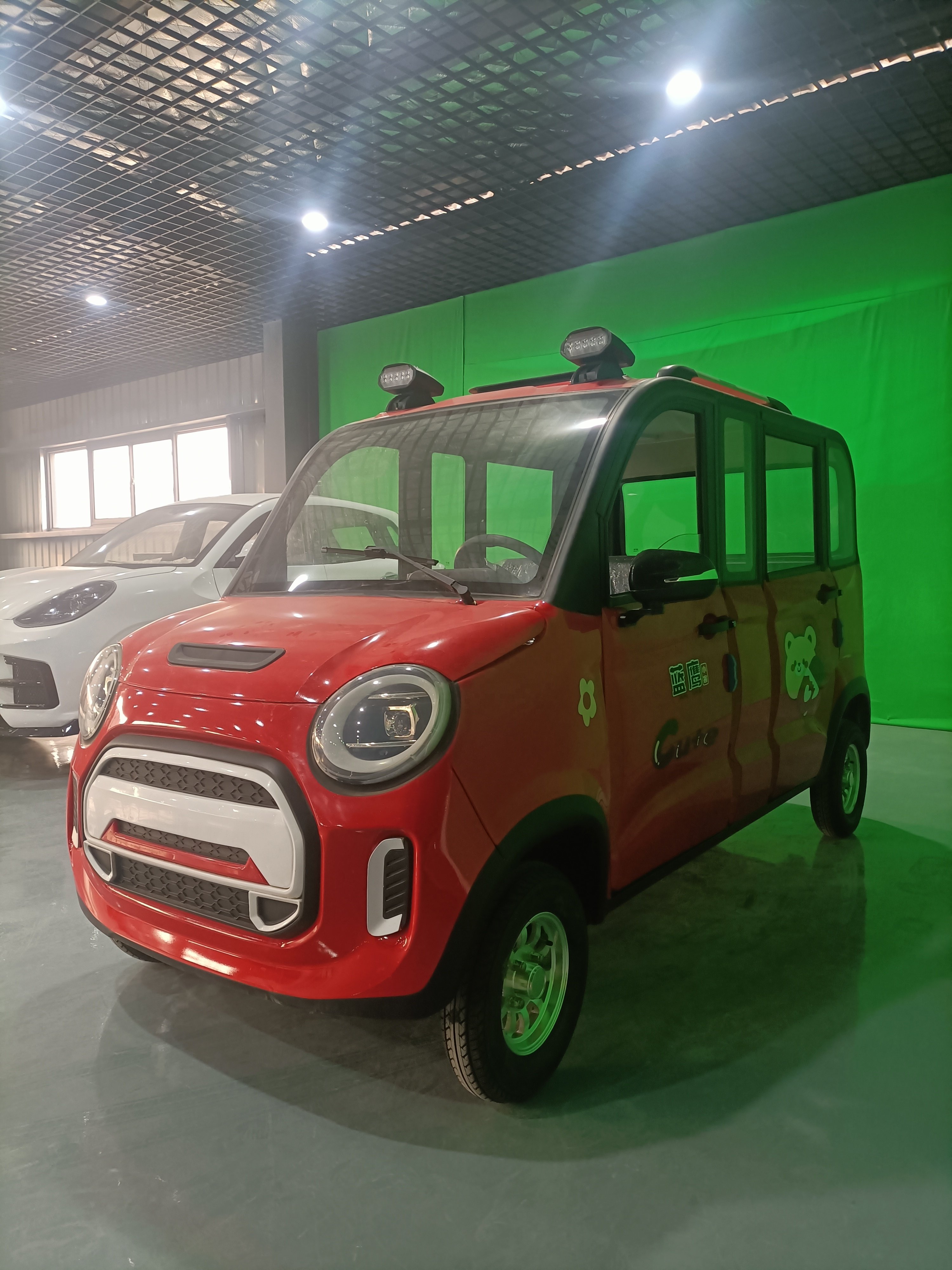 Factory-Sold Electric 9-Seater Mini Bus City Passenger Car and Tourism EV Van for Sale