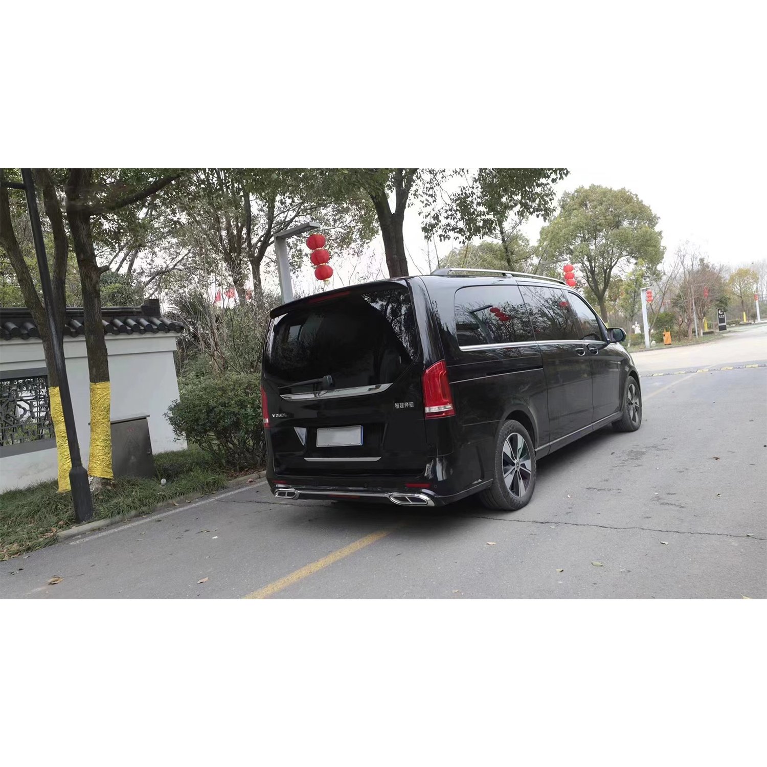 Mercedes V-Class/Sprinter Luxury Body Kit Premium Rear Bumper with Business-Style LED Light Premium Exterior Accessories