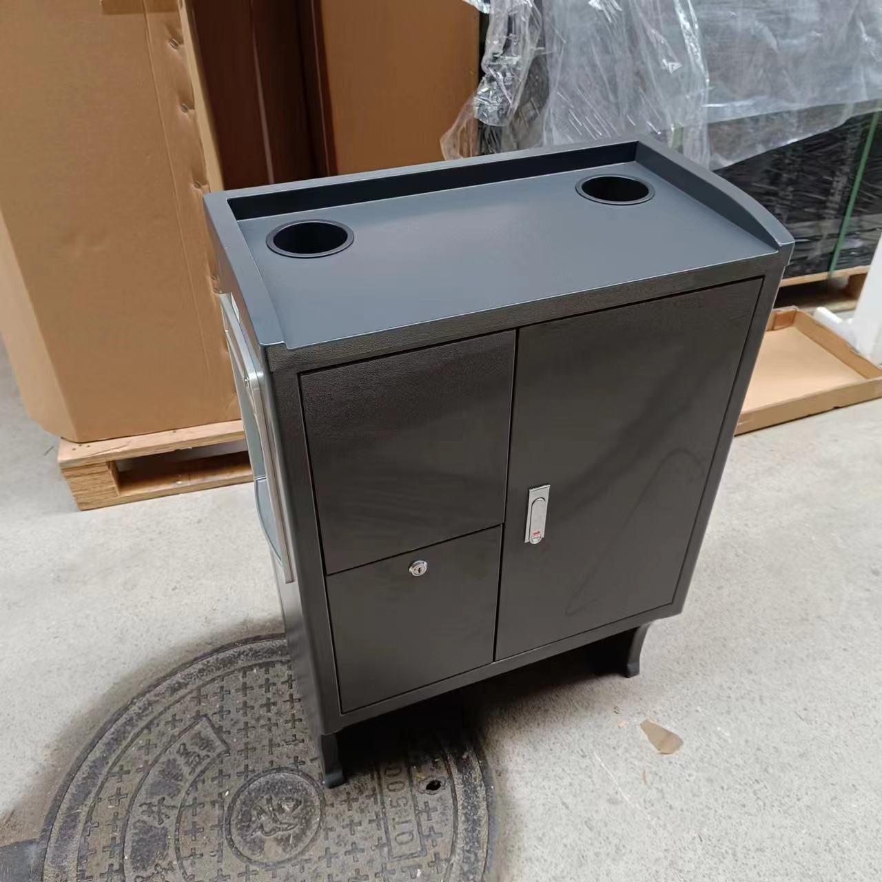 Golden Supplier's High QualitySchool Bus Interior Accessory Hot and Cold Water Dispensing Machine Hot Selling for yutong
