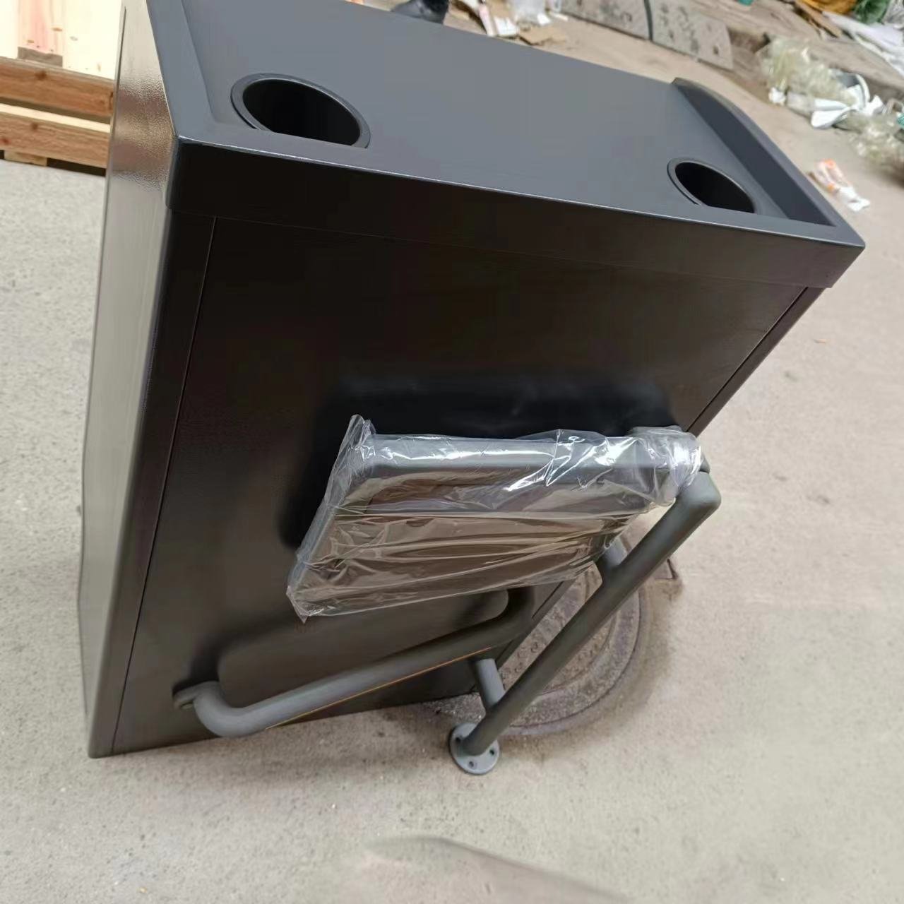 Golden Supplier's High QualitySchool Bus Interior Accessory Hot and Cold Water Dispensing Machine Hot Selling for yutong