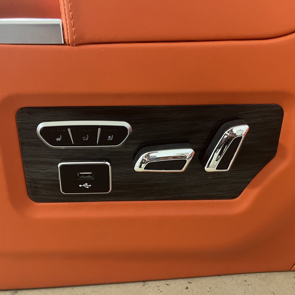 OTW-AV Heated Car Seats Massage Electric Vip Bus Seat Car Chair for Car for toyota Hiace coaster Majesty Viano