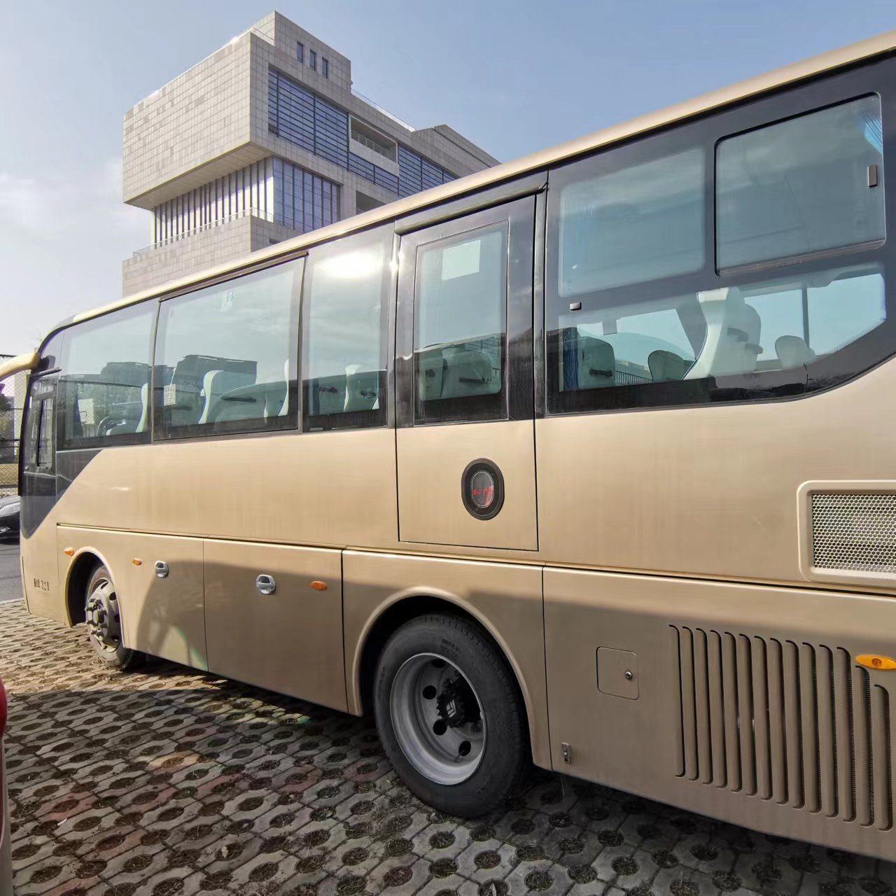 Ankai coach Bus ZF Transmission Cummins diesel Engine