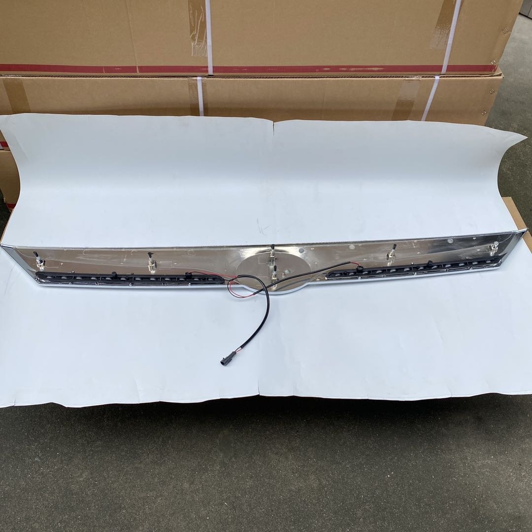FOR Yutong Bus Front Grill with Light 1517*175*70 WJC-QZ-002