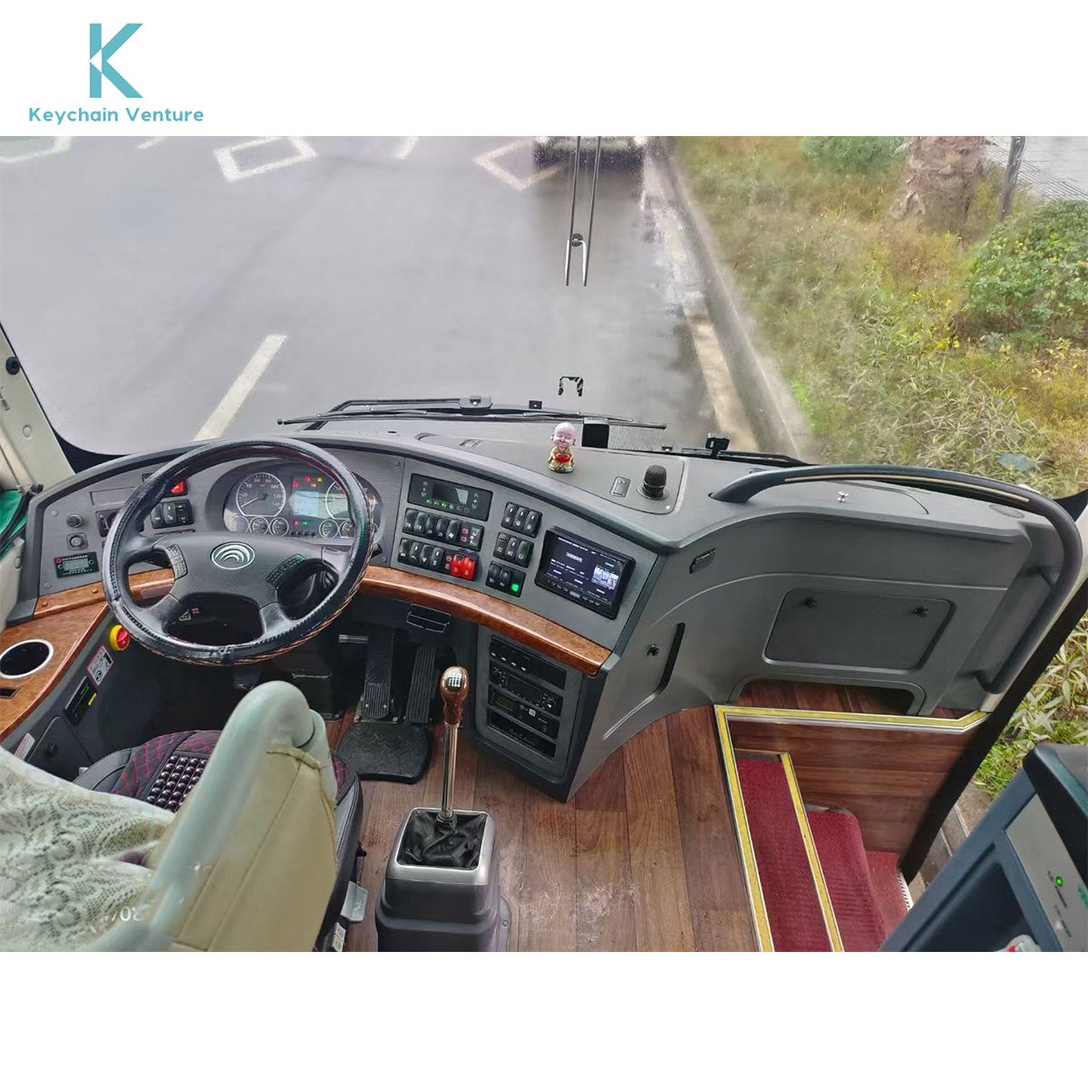 Used Yu Tong6119 Bus Price 39 Seater Luxury Passenger Buses and Second Hand Sightseeing Coaches