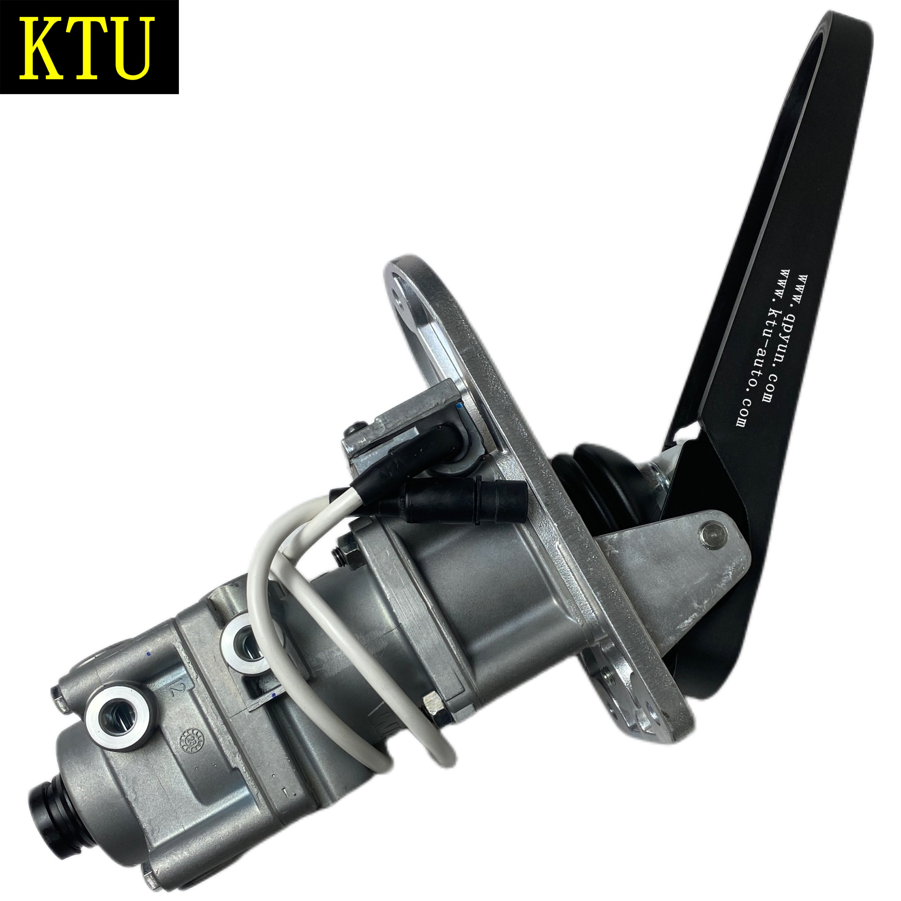 Hot Selling Products Auto Body Parts Pump Clutch Bus Parts Accessories coach Body Kits Electrical Parts