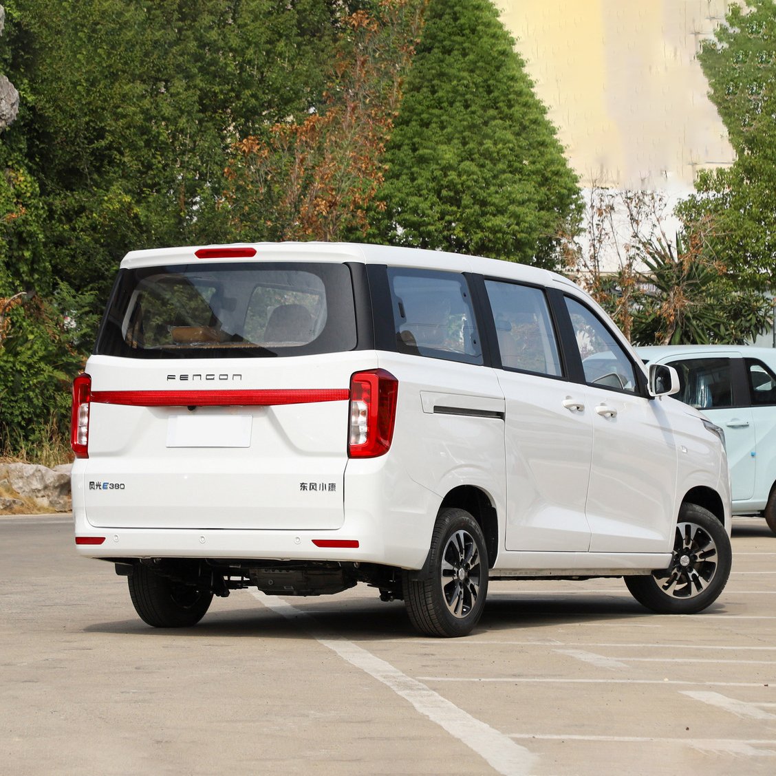 Dongfeng E380 Electric Microbus Mini City Bus New Energy Luxury Mini Bus for Sale Electric Bus Vehicle