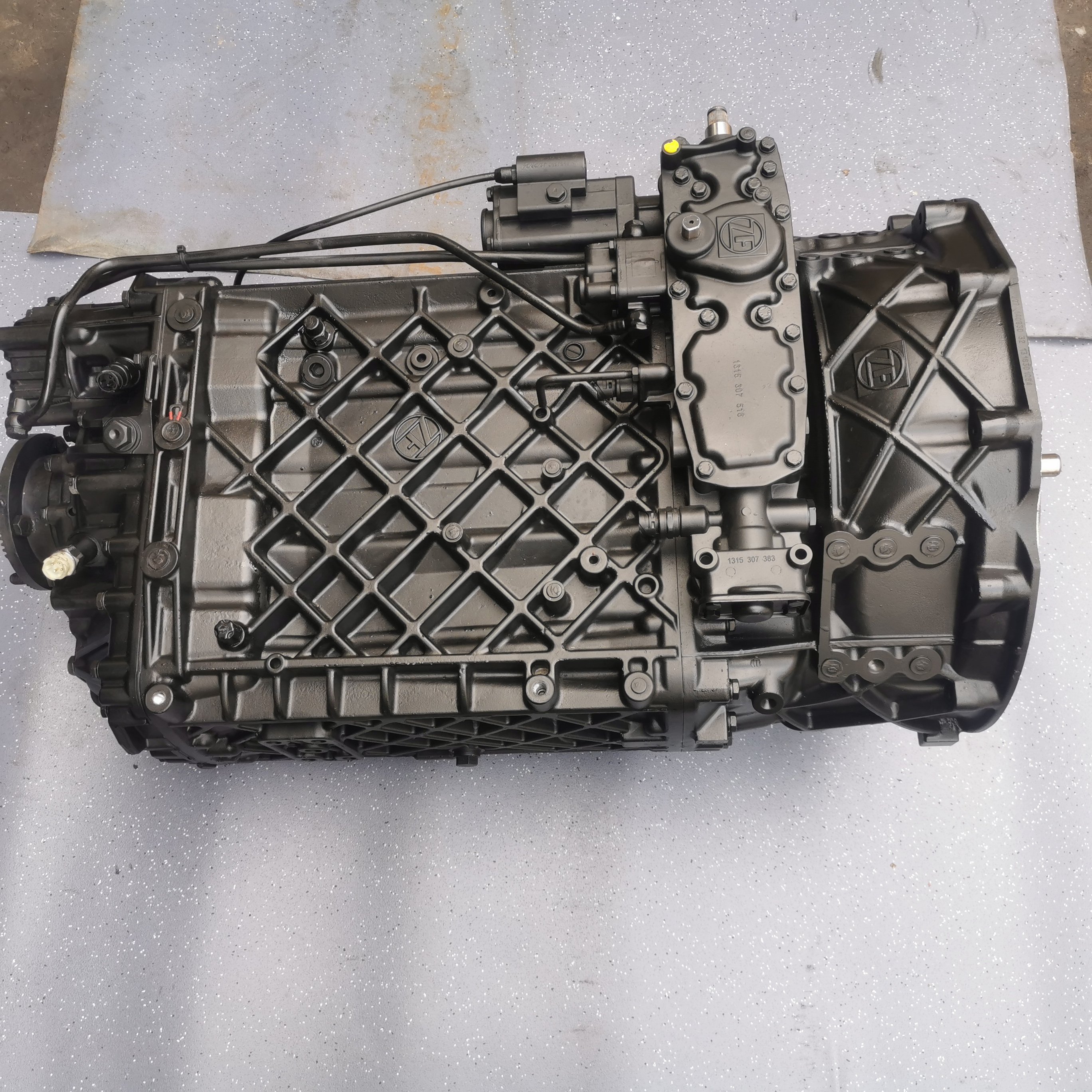 16 S 221 OD Truck Transmission Assembly 16 Speed Overdrive Gear Manual Gearbox Assembly 16S221OD