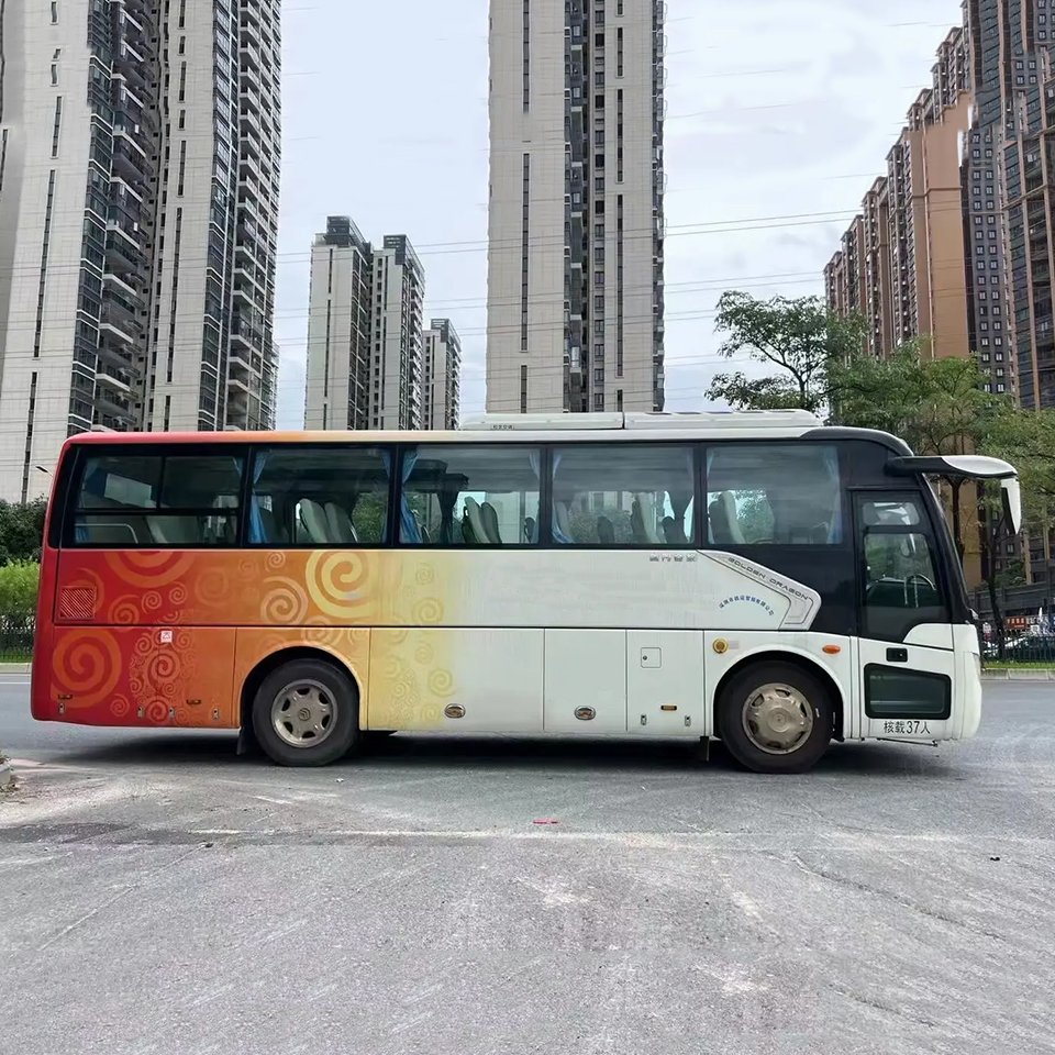 Golden Dragon 8.5m diesel Engine 37seats Euro 4 LHD Used Bus coach Bus