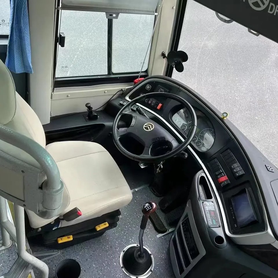 Golden Dragon 8.5m diesel Engine 37seats Euro 4 LHD Used Bus coach Bus