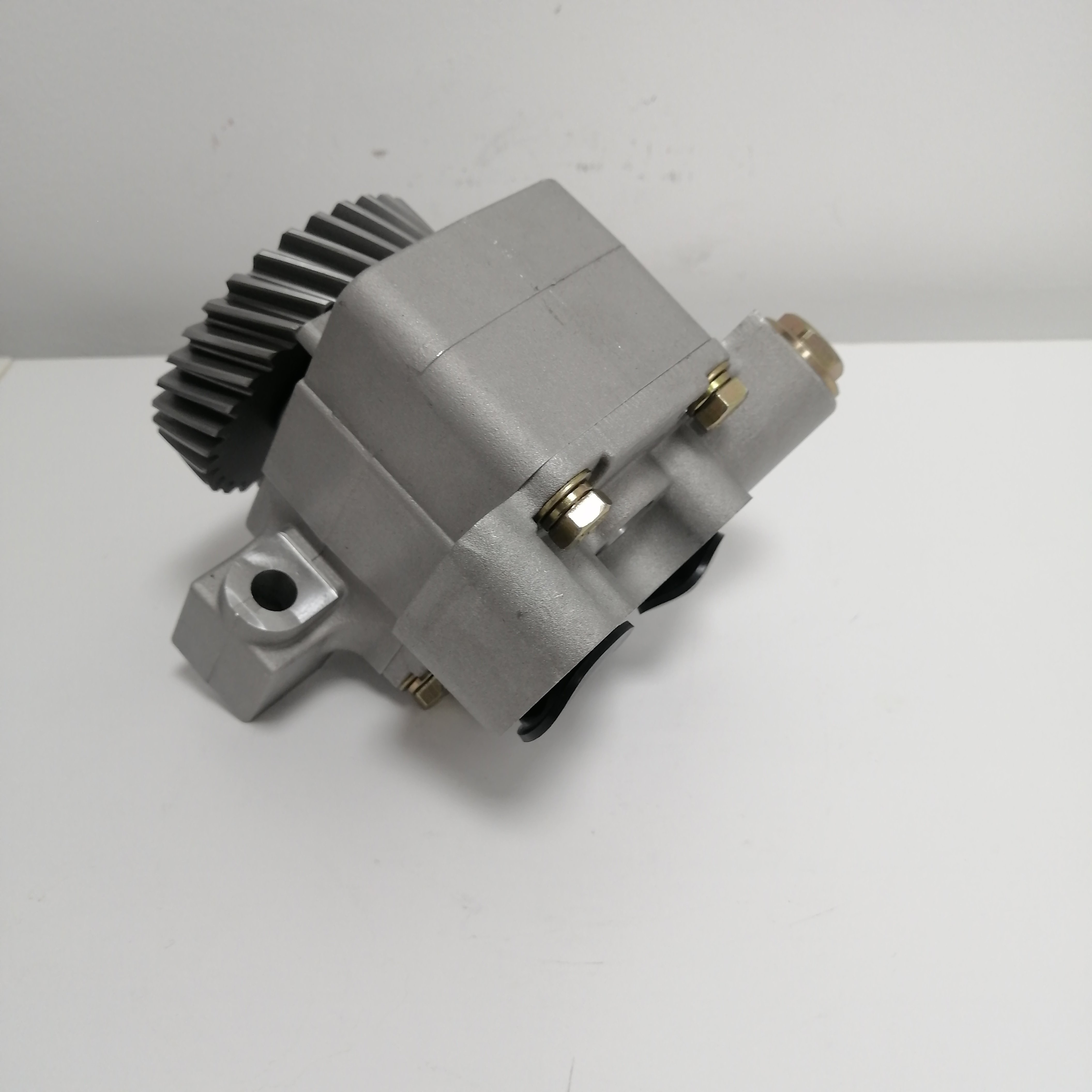 Big Quantity on Stock Daewoo Bus Parts De12 Engine 400915-00020 65.05100-6042 Oil Pump Assy for Doosan