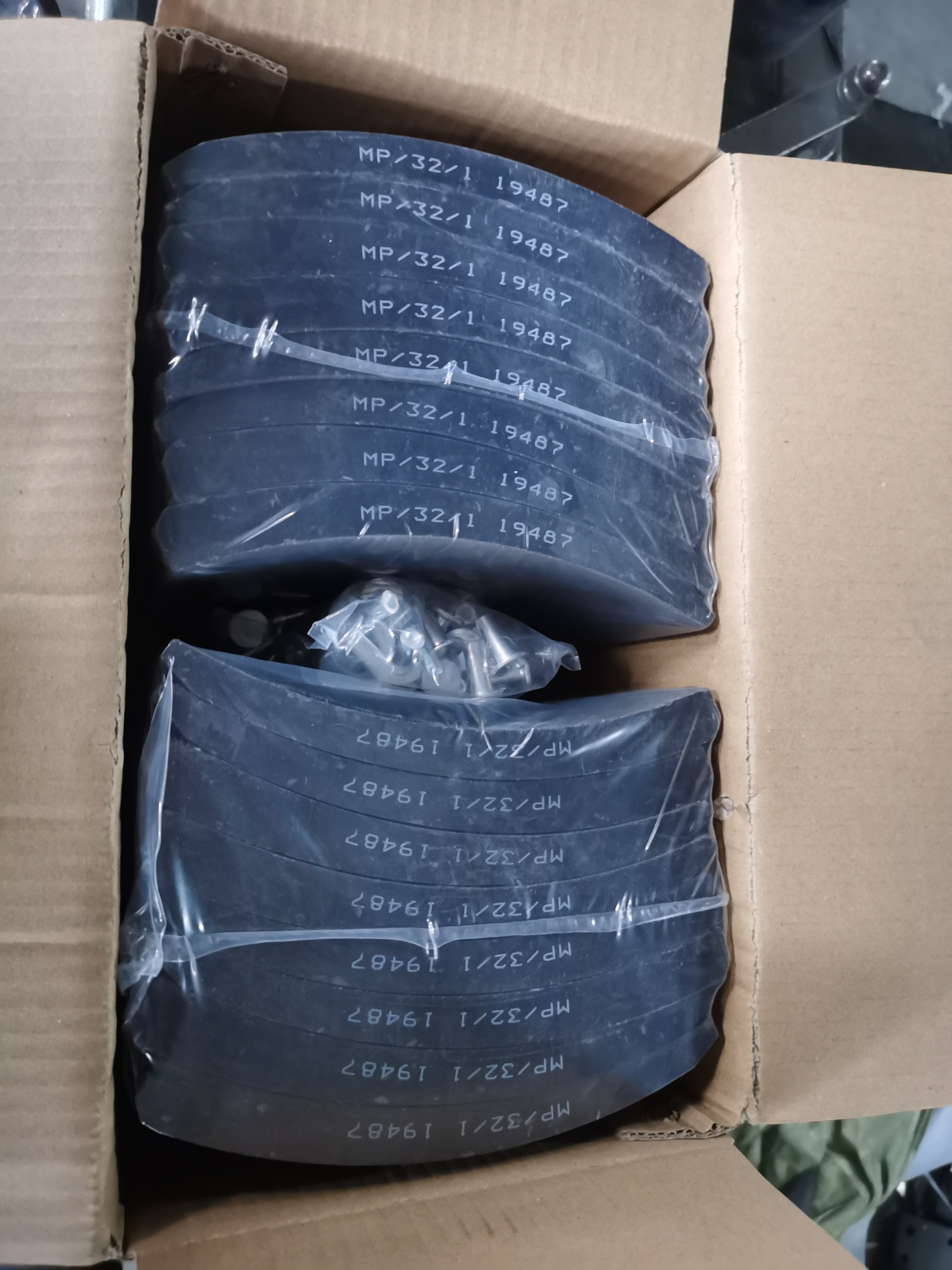 Heavy Duty Truck Semi Trailer Spare Parts Bus Brake Lining for SCANIA 19932