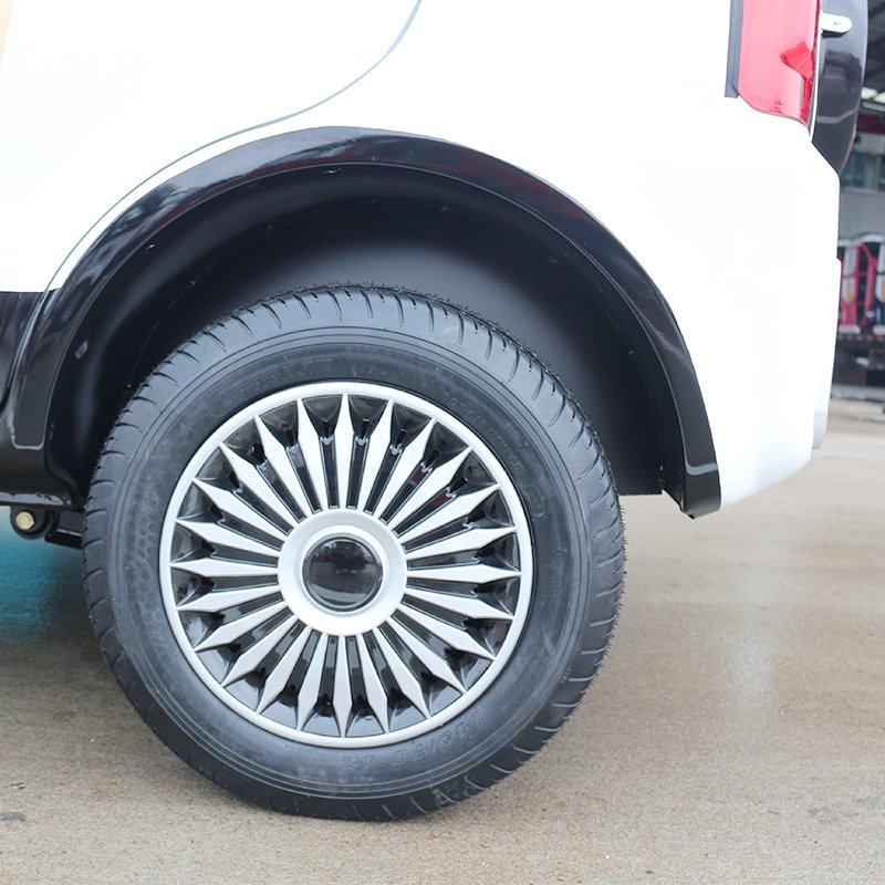 Super Cool 4 Wheel Low Speed Electric Car New Energy Adult Mini Car Electric China Factory Cheap Car