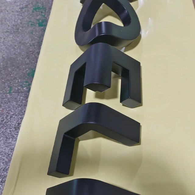 Custom Bent Letters Stainless Steel Three-dimensional Lettering Brass Metal Shop Company logo