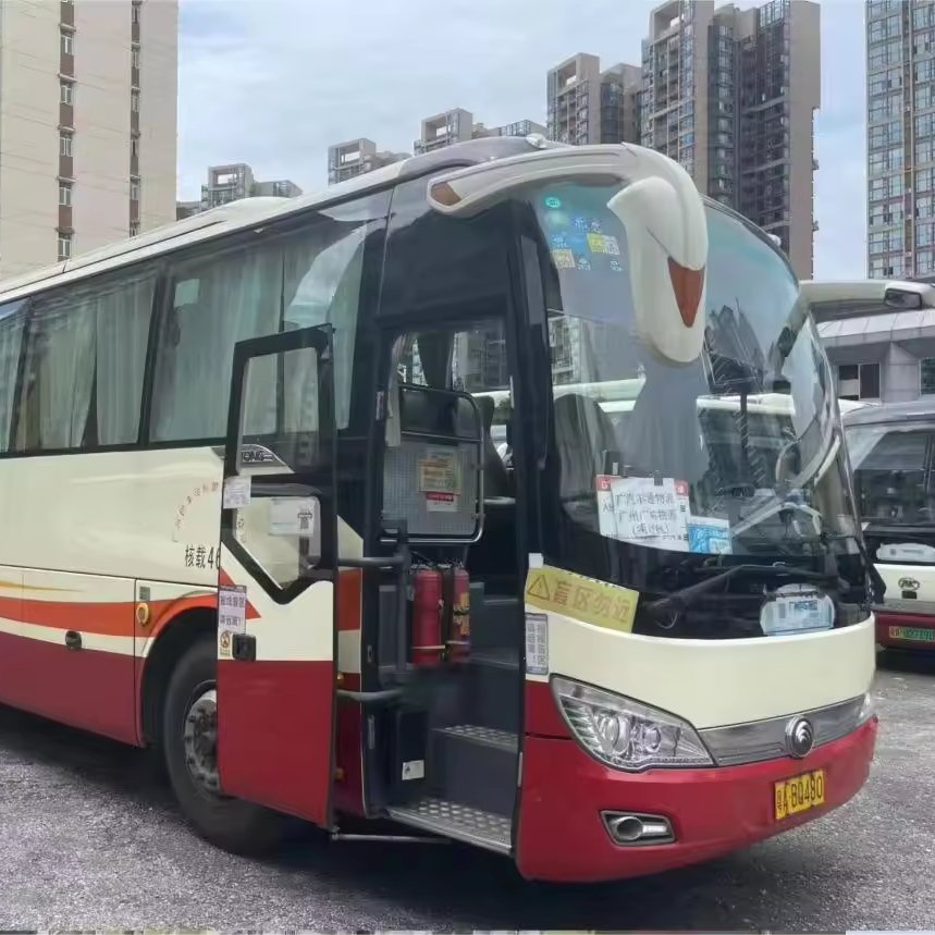 Y Utong Used Bus ZK6116 46 Seats Lhd Automatic Luxury City Bus Coach Passenger Buses