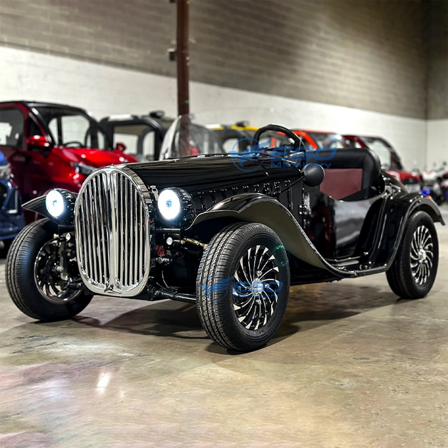 Black Auto Classic Car Latest Design Electric Mini Retro Vintage Car Two Seaters Modern Mobile Vehicle Sightseeing