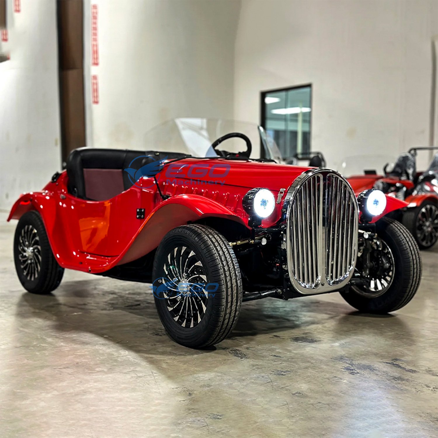 Black Auto Classic Car Latest Design Electric Mini Retro Vintage Car Two Seaters Modern Mobile Vehicle Sightseeing
