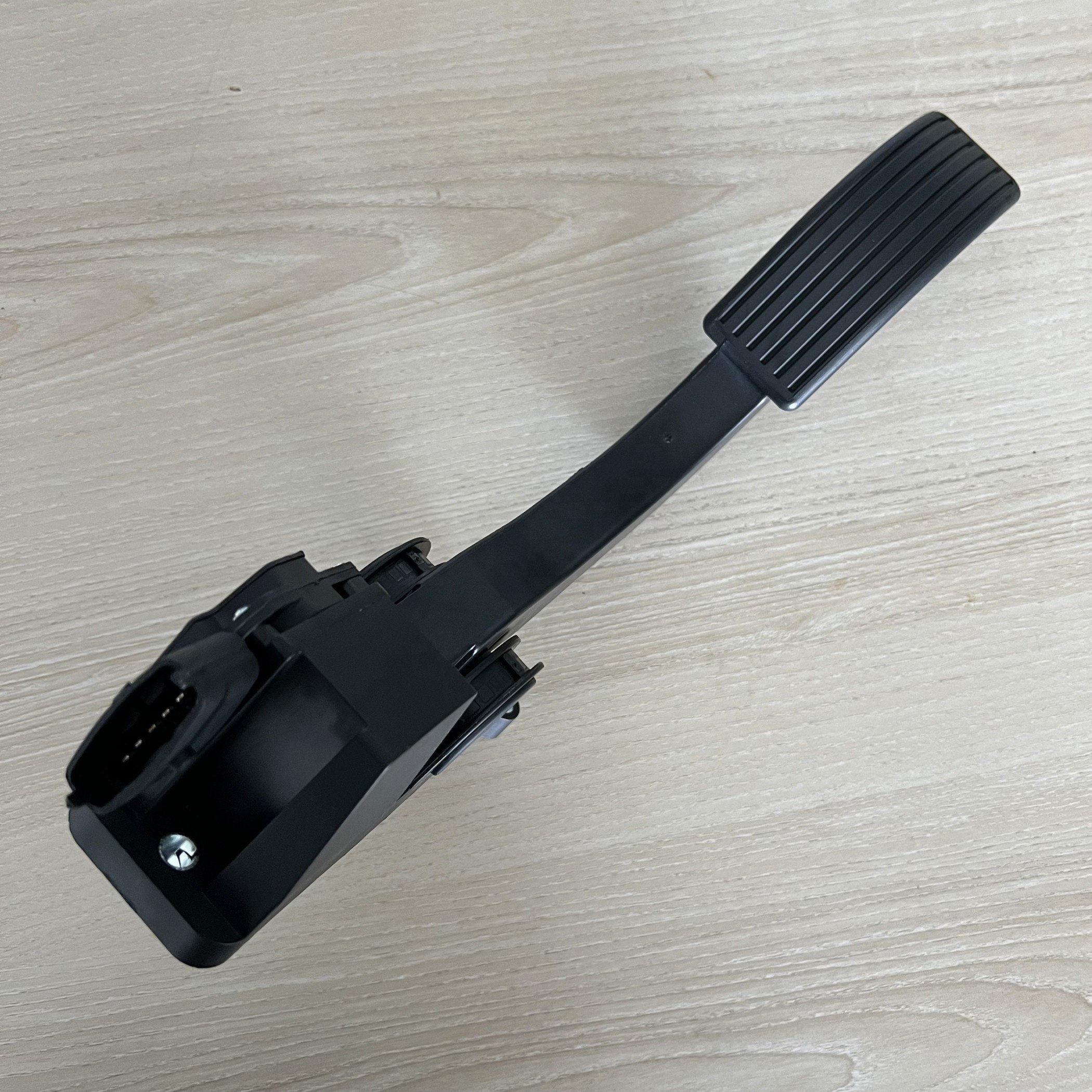 Auto Spare Parts OEM 110820029 Electronic Accelerator Pedal Acceleration Sensor for JMC