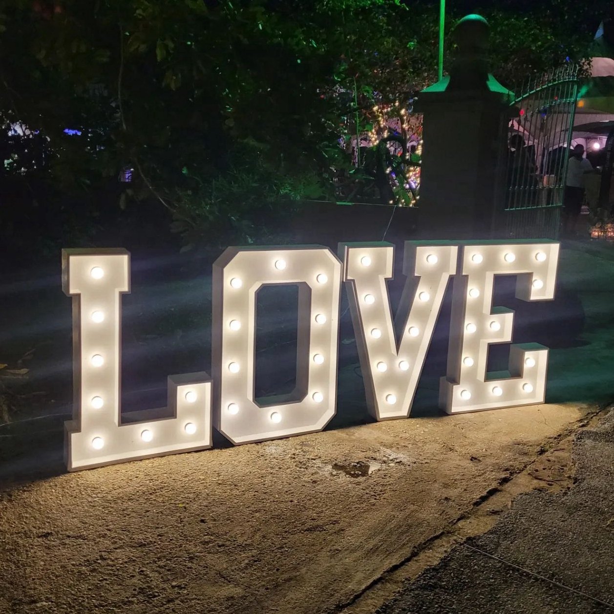Winbo Manufacturer Customized 3ft 4ft 5ft Waterproof Giant Light Letter Sign NO MOQ Led Light up Lights Letter Marquee Number