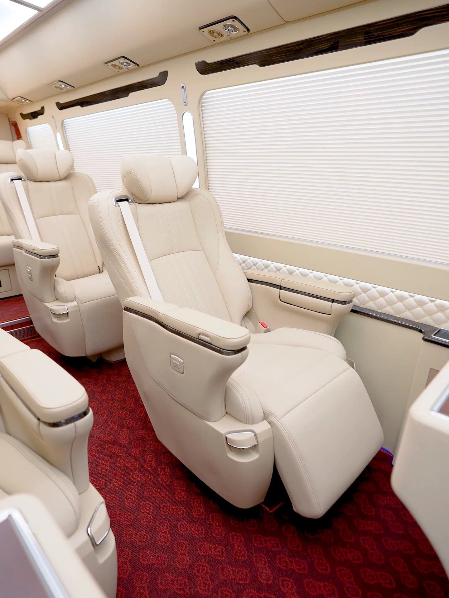 Best Selling Used 30-Seater Toyota Coaster Bus Manual Transmission Diesel Coaster for Sale