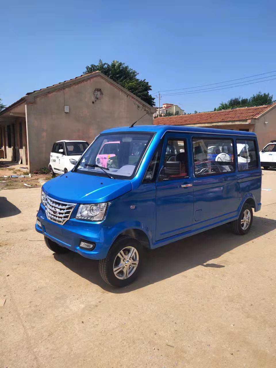 2022 New Energy Electric Four Wheel Adults Chinese Bus Mini Van Bus/Electric Mini Van Car