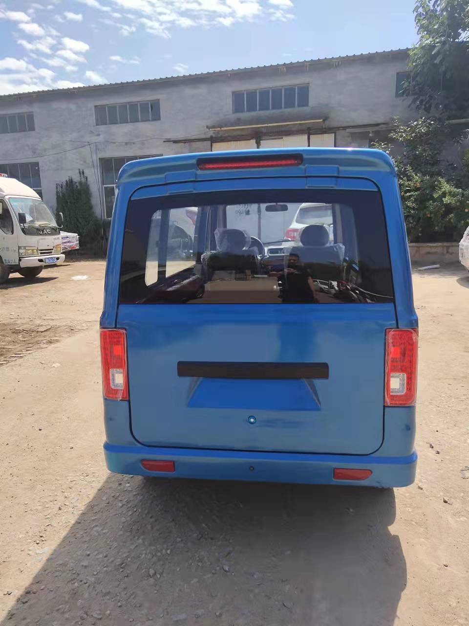 2022 New Energy Electric Four Wheel Adults Chinese Bus Mini Van Bus/Electric Mini Van Car