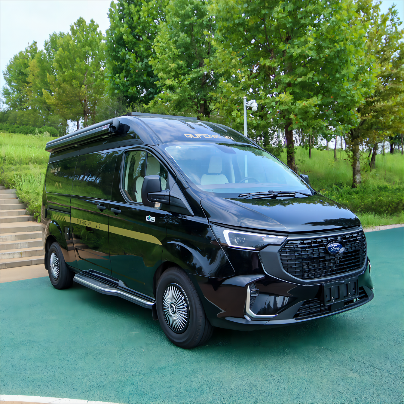 QXN RV B680 Diesel 6-Seater Used Car Turbo Engine Automatic Gearbox Hydraulic Steering System R16 Tire Size FWD Bus Type