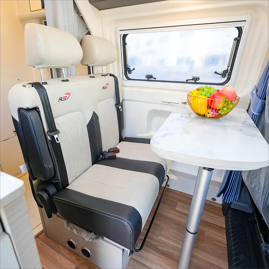 QXN RV R500 Used Gasoline Car 4 Seats Automatic Turbo Engine Hydraulic Steering System Rear Camera Leather Material FWD R16 Bus