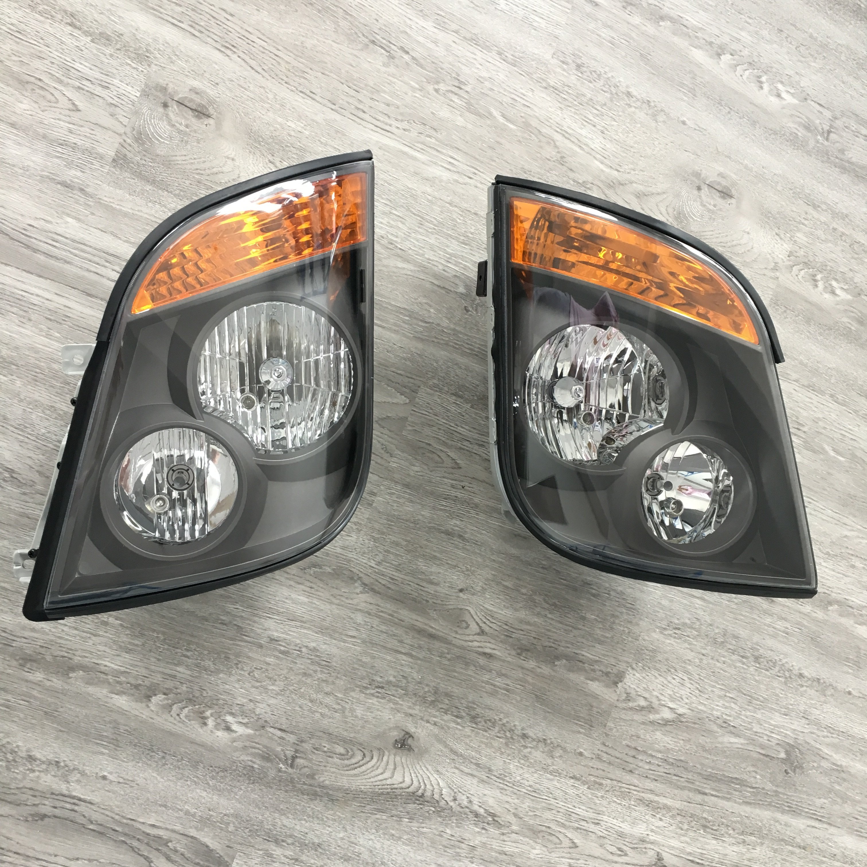 General Hyun-dai Universe Bus 24V LED Head Light for Buses Essential Bus Body Kits