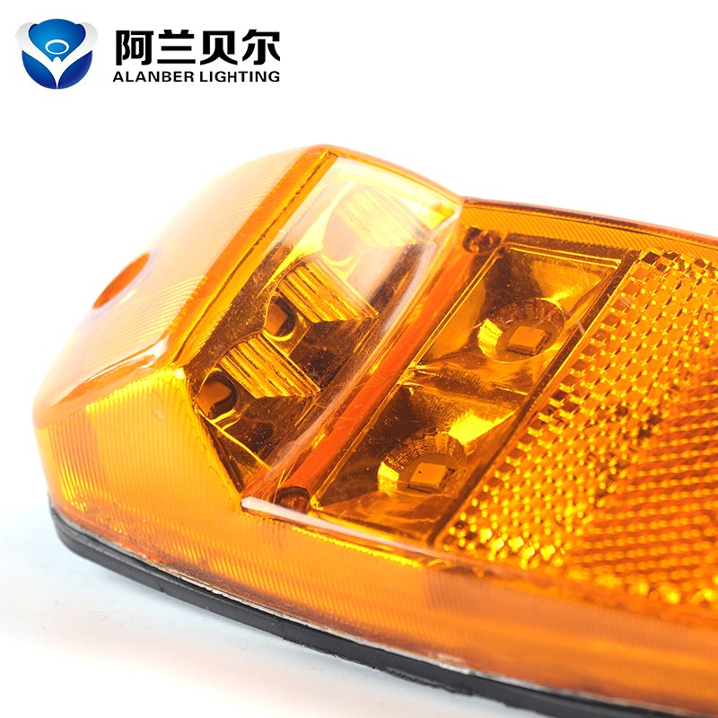 LED Yellow Color Side Light Marcopolo G7 Bus Spare Body Parts Auto Lamp 24V