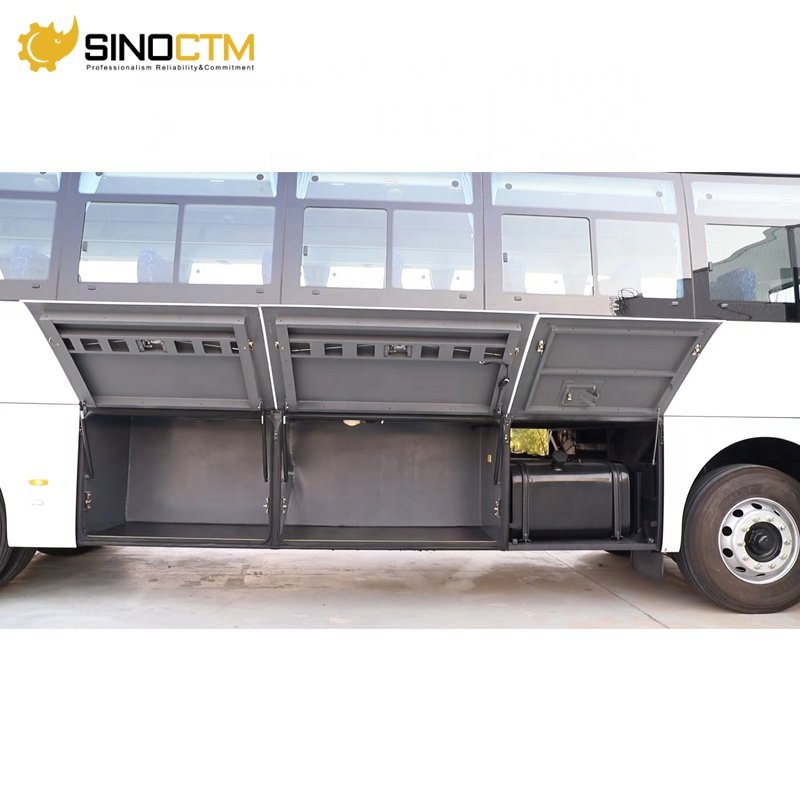 Diesel Manual Transmission Luxury 56 Seat Coach Tour Bus with Euro 4 Emission Standard