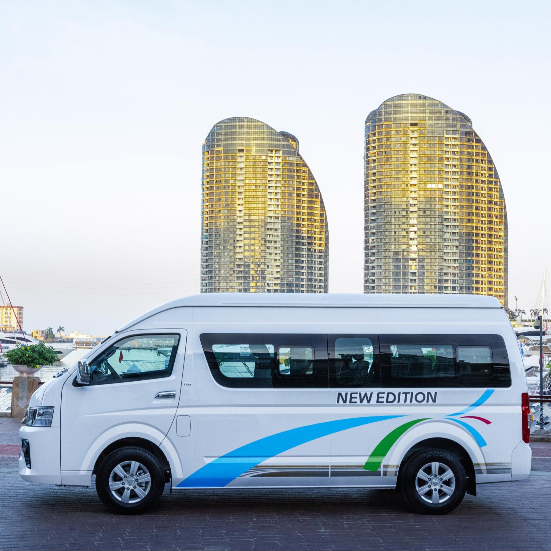 High Roof 16 Seater LHD RHD Cs2 Foton View Mini Bus Electric Mini Van Bus