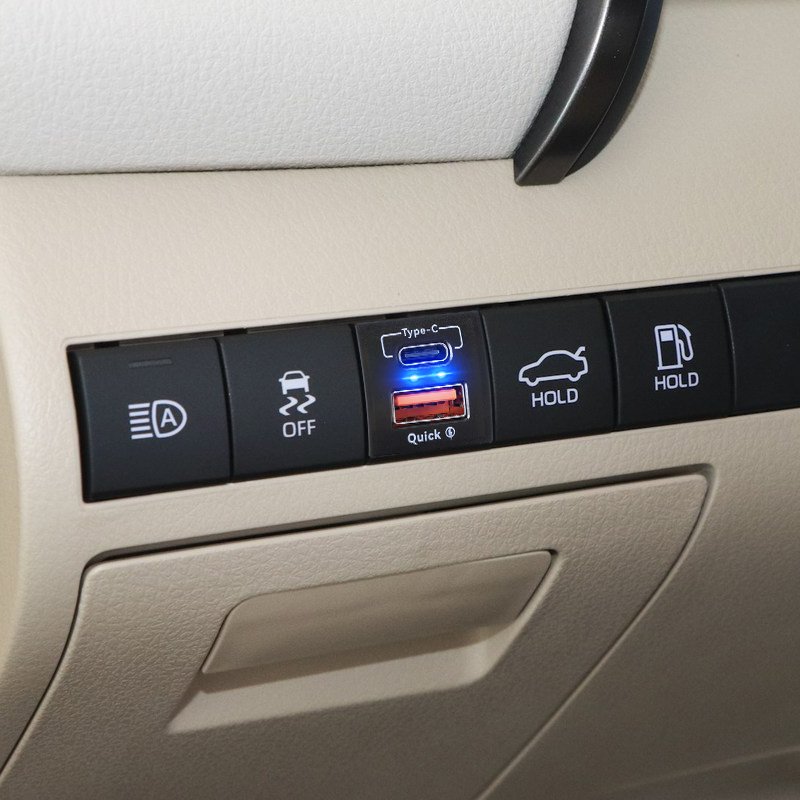 New Toyota Car Usb Charger Socket Usb C a Car Phone Charger Adapter 4.2 Fast Charge