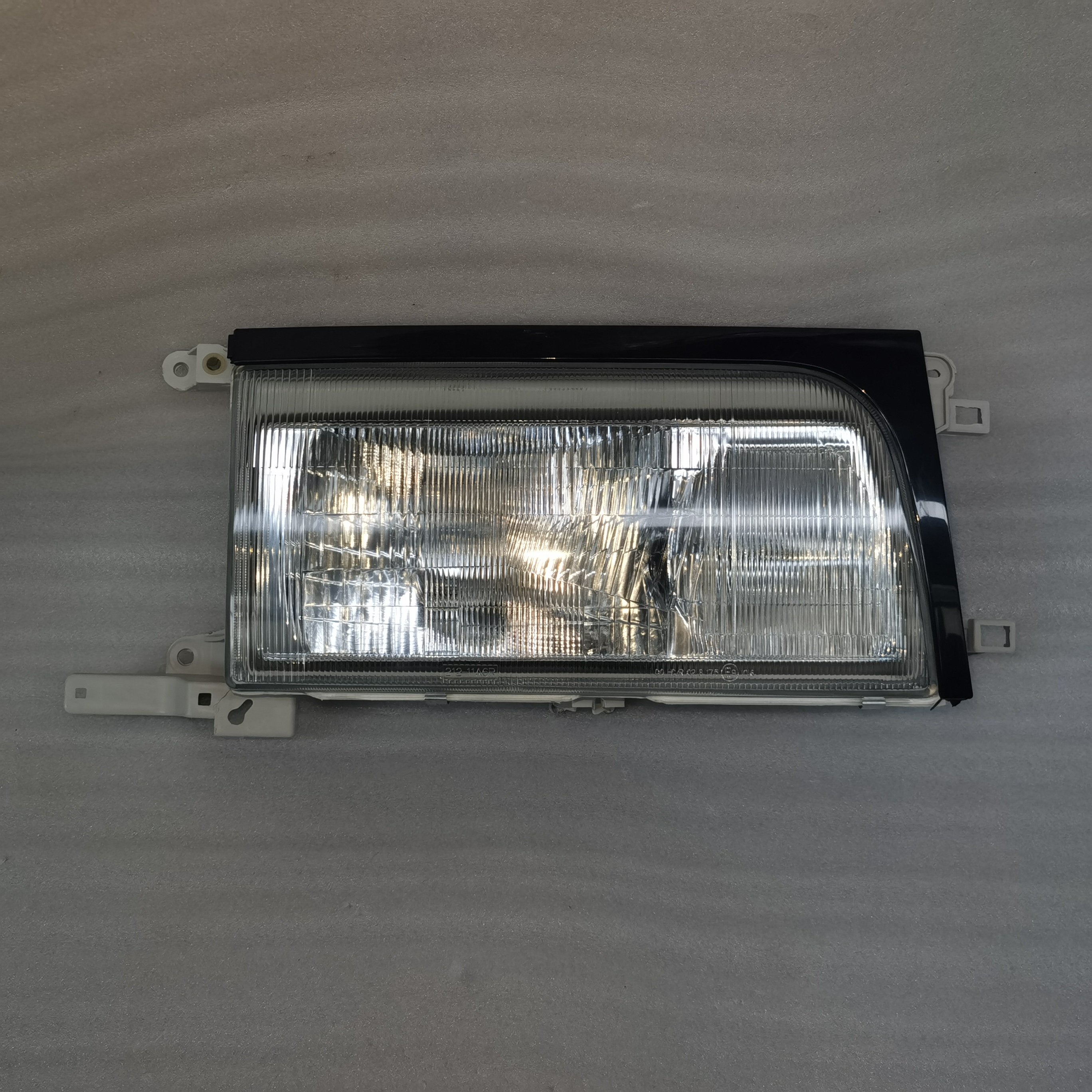 LED HEAD Lamp Top Quality Bus Part OEM 81551-36420 81561-36310 for Toyota Coaster BB20 BB40 HZB50 HZB70 PC Size TAIL Light