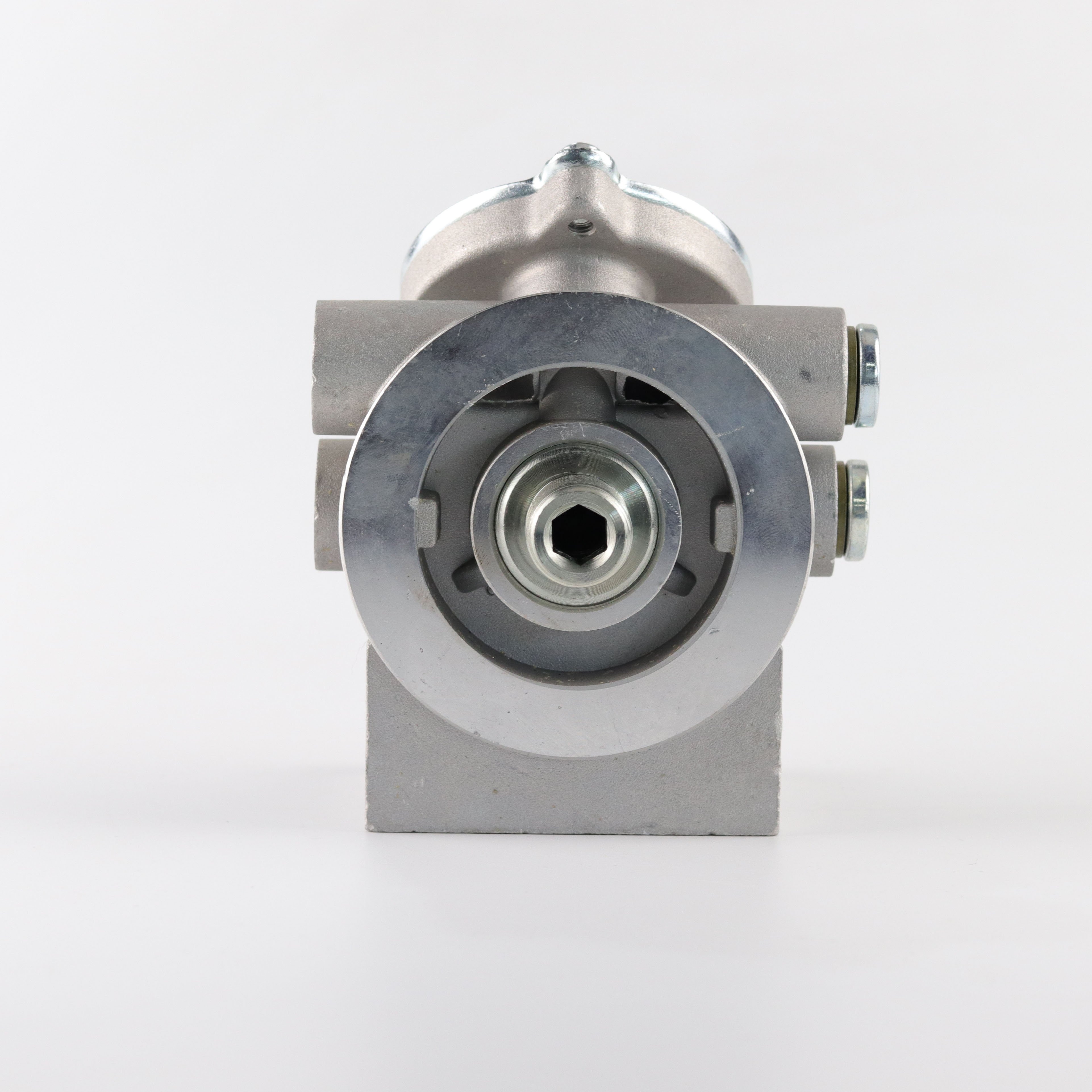 Wholesale Truck Accessories Bus Engine Parts FS36209 Engine Filter Base