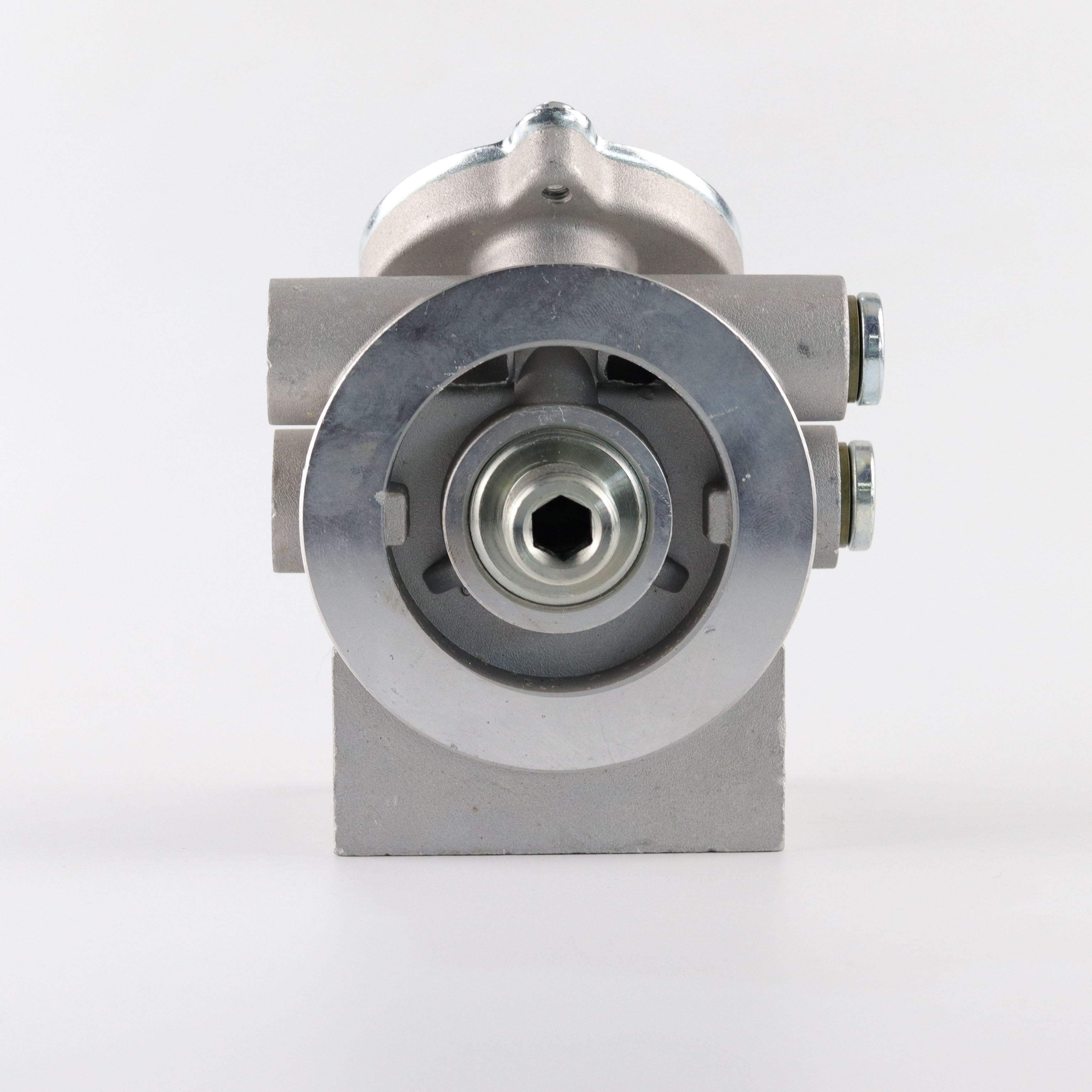 Wholesale Truck Accessories Bus Engine Parts FS36209 Engine Filter Base