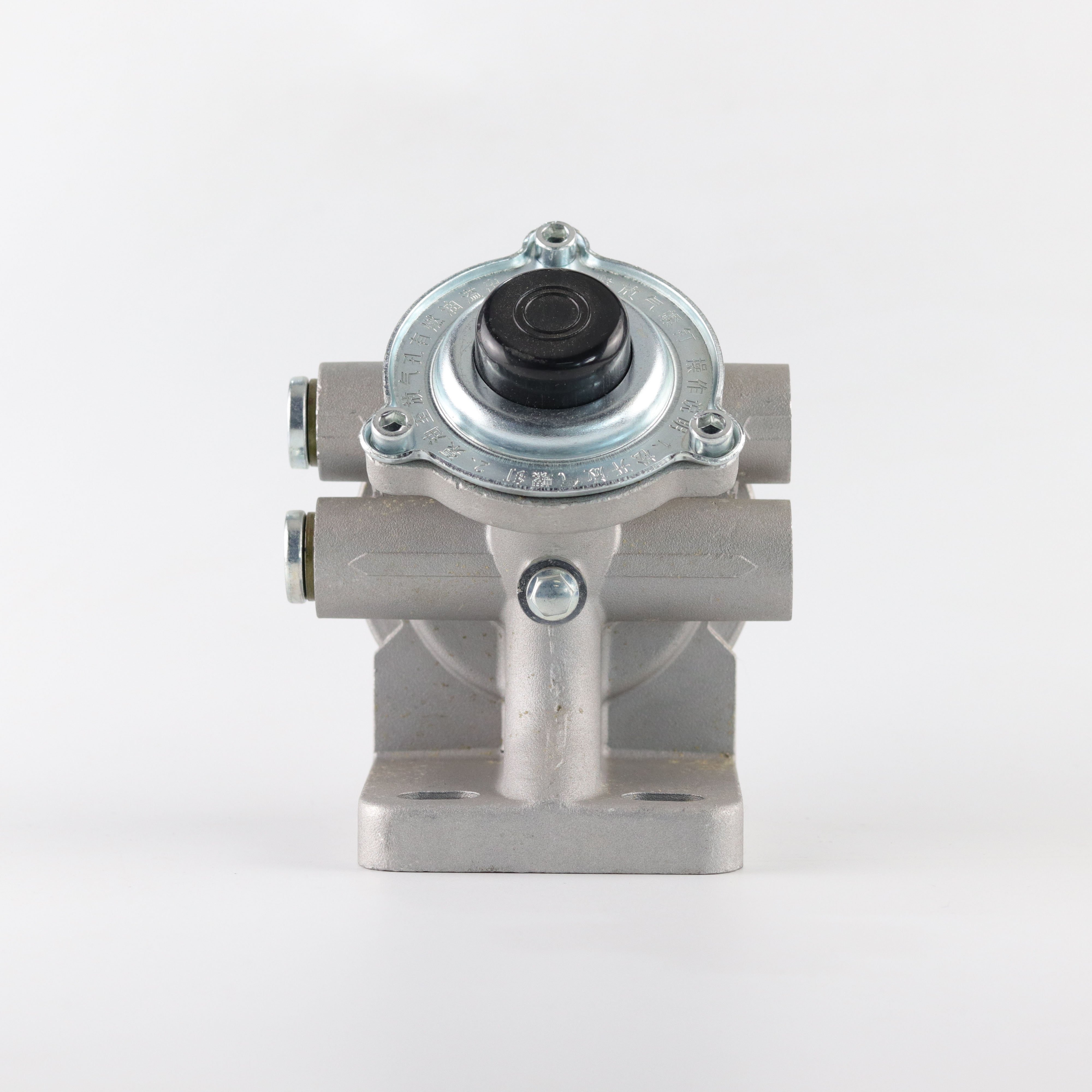 Wholesale Truck Accessories Bus Engine Parts FS36209 Engine Filter Base