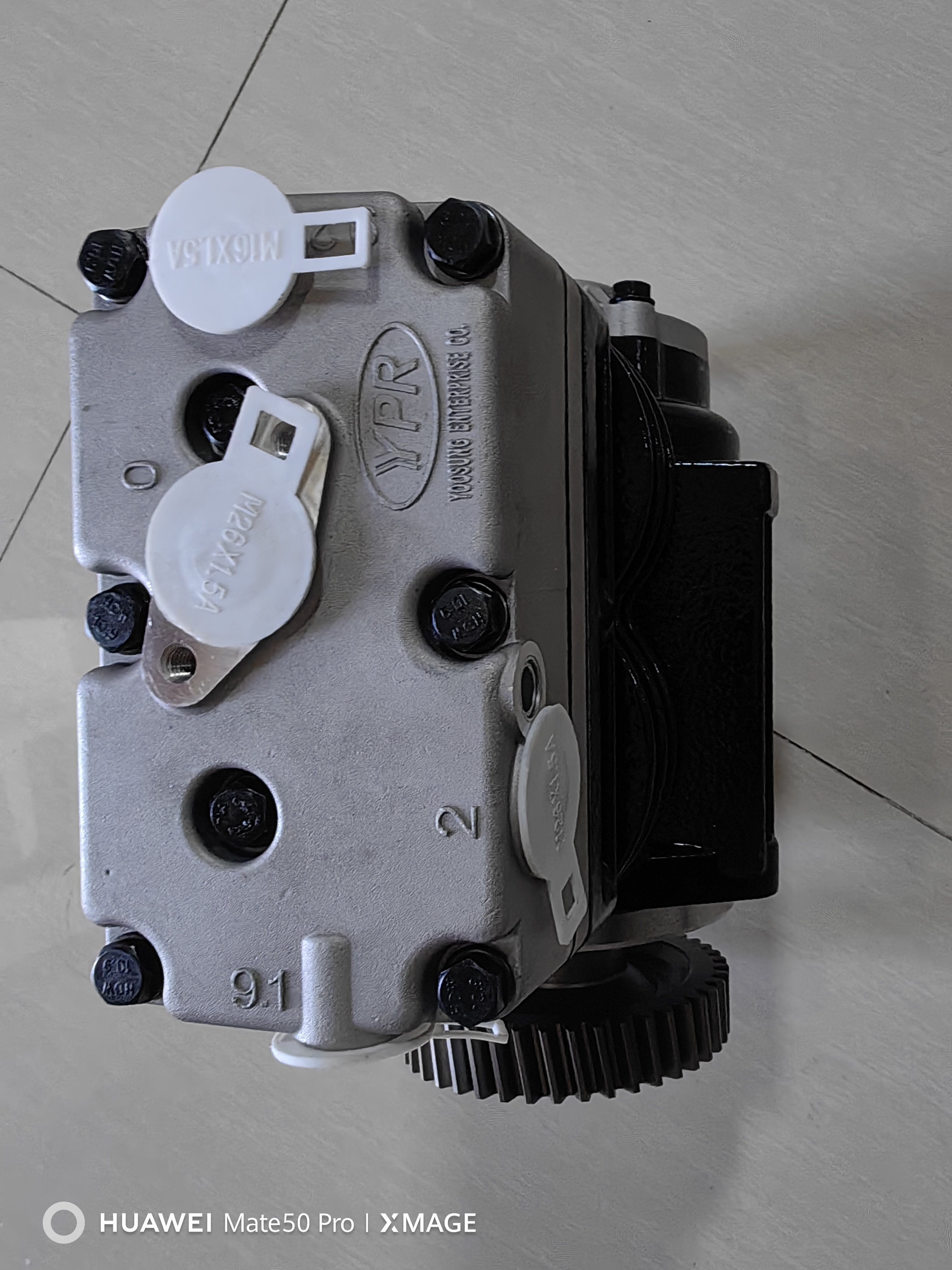 Russian Market Daewoo Bus DL08 Engine Parts 65.54101-7071 Air Compressor for Doosan