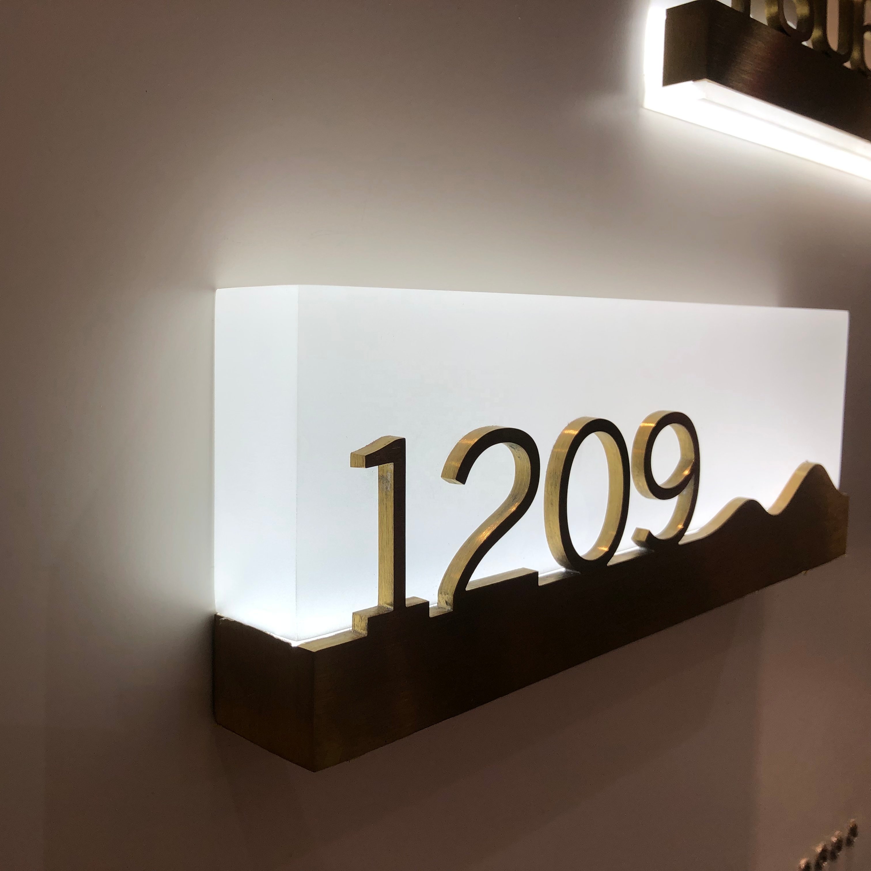 Custom logo Design House Door Number Laser Cut Sign Metal Numbers Toilet Signage Alphabet Letter Hotel Signs for Home