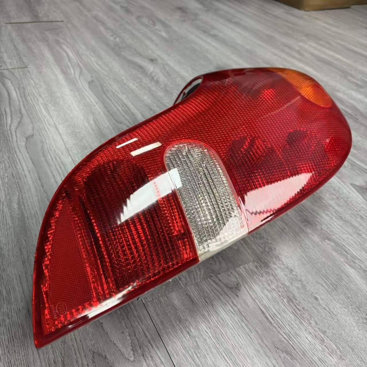 Manufacturer Directly Supplies Bus Accessories Energy Saving Taillights for Buses