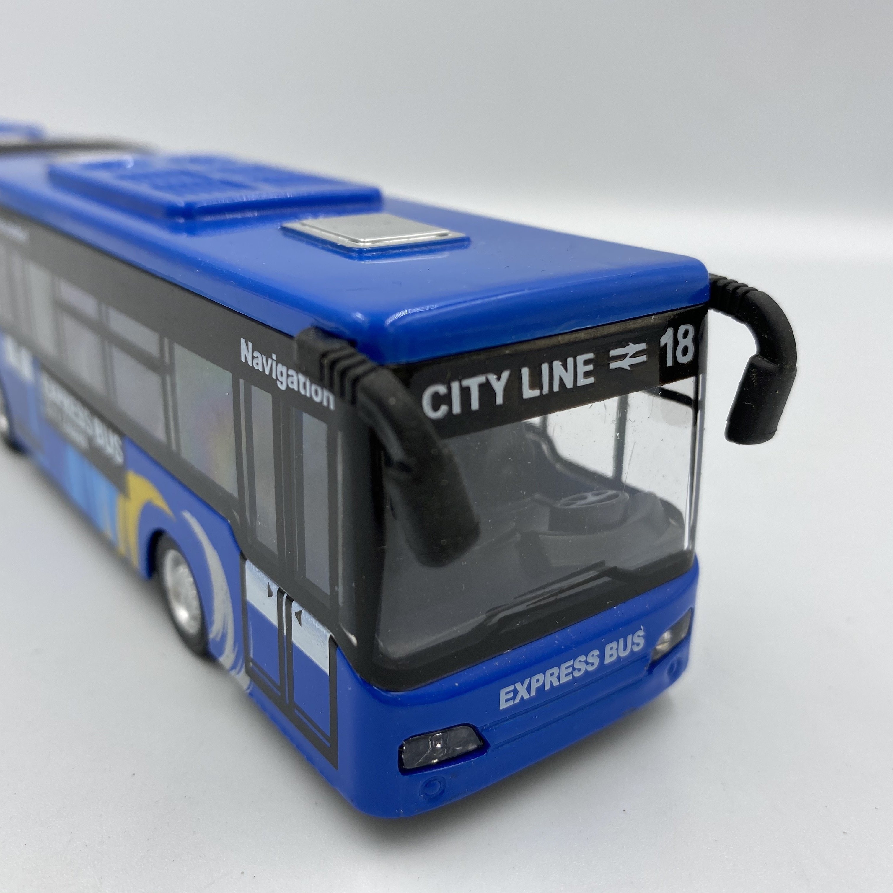 Good Quality Low Price Light and Sound Pull Back Die Cast Toy Car Extended Bus Model Toy