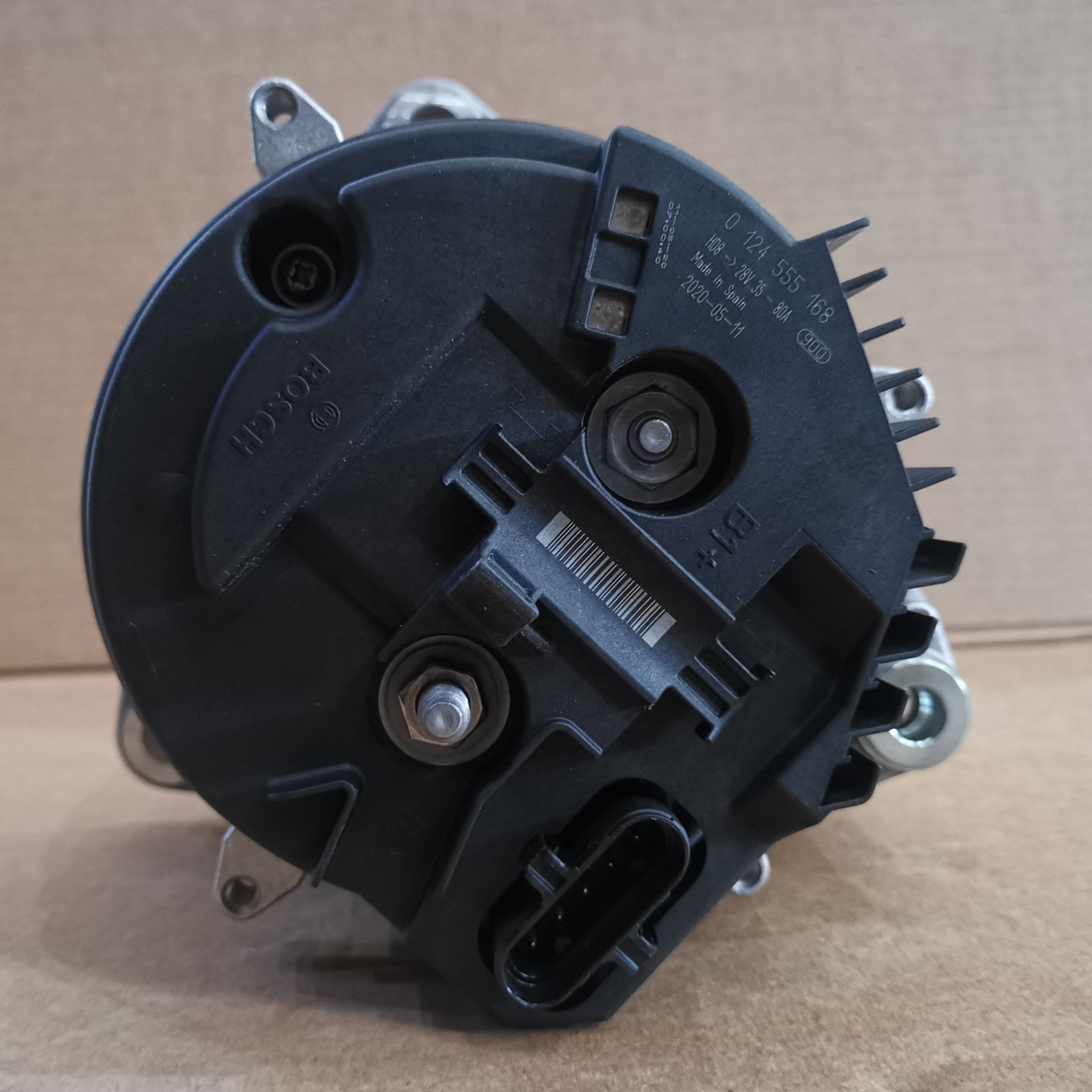 For Mercedes-Benz Trucks and Buses Genuine Car Alternator 24V 80A 0124555168 0124555065 F042301116 1986A00932 for Bosch / SEG