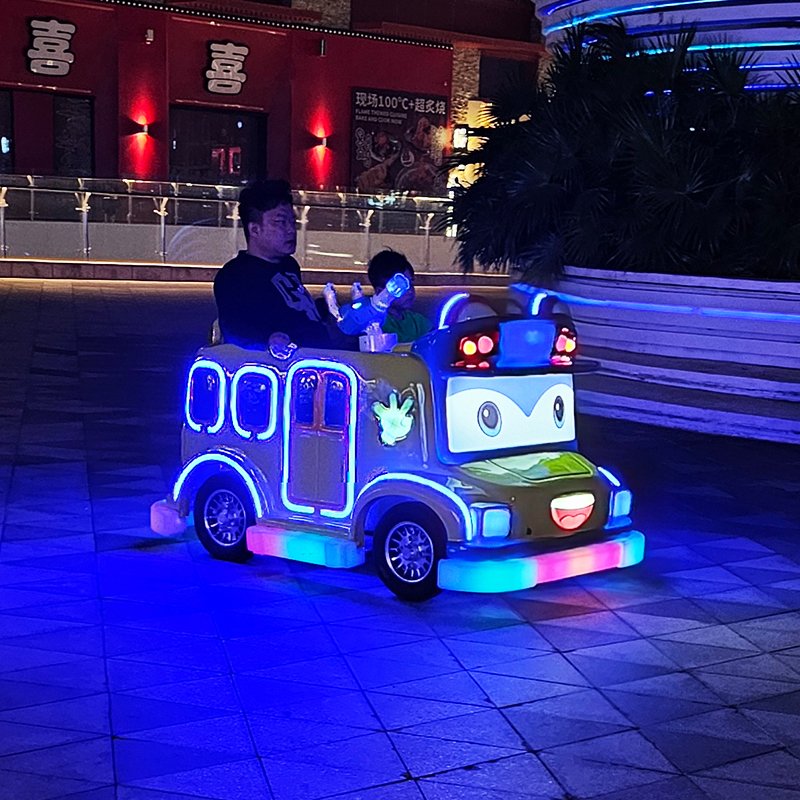 Children's Outdoor Entertainment Amusement Park Electric Driving Big Wheel Car Kid's Bumper Car Ride