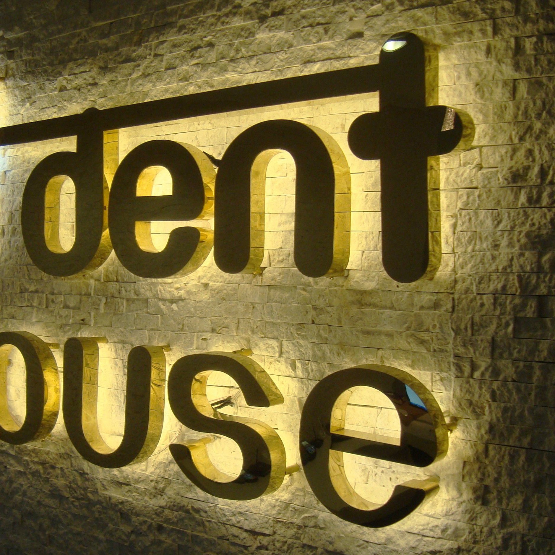 Rebow Customized Backlit Sign Led Channel Letters 3d Letter Sign Stainless Steel Electronic Led Illuminated Sign