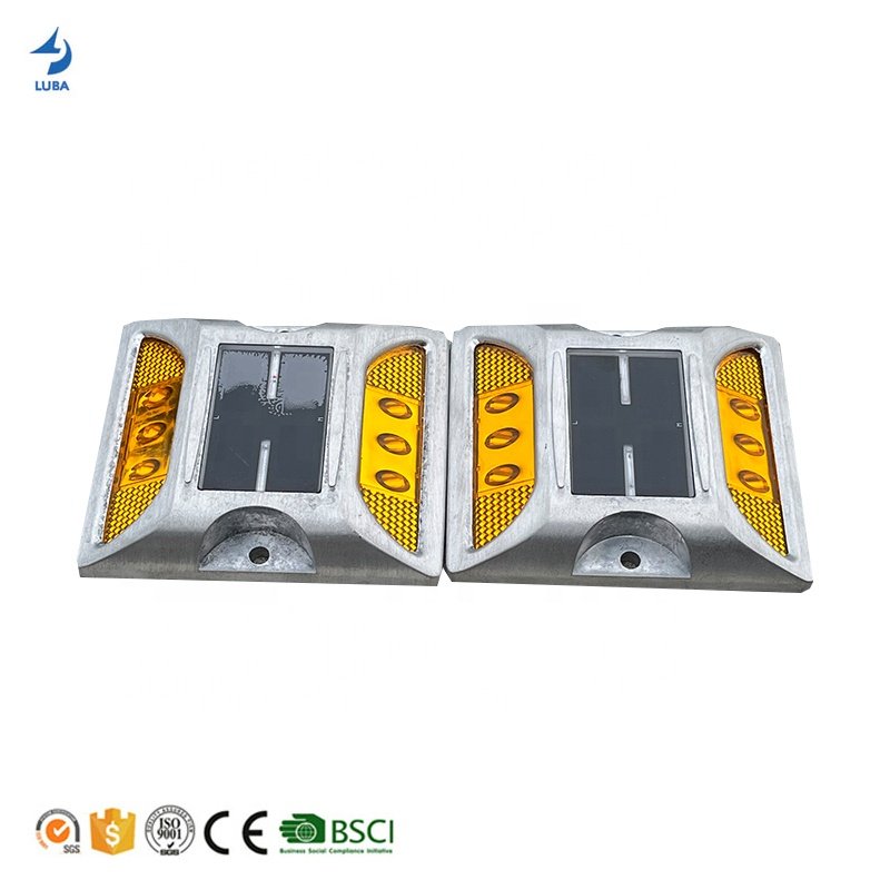 High Quality Cheap Price Marker Plastic Reflective Warning Led Solar Road Studs Light