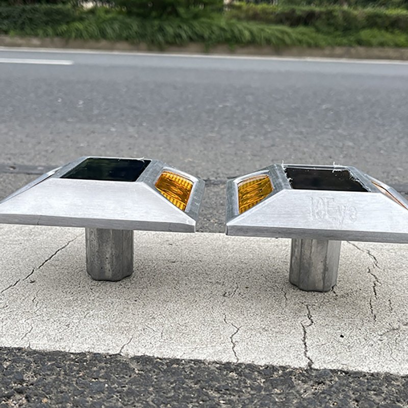 High Quality Cheap Price Marker Plastic Reflective Warning Led Solar Road Studs Light