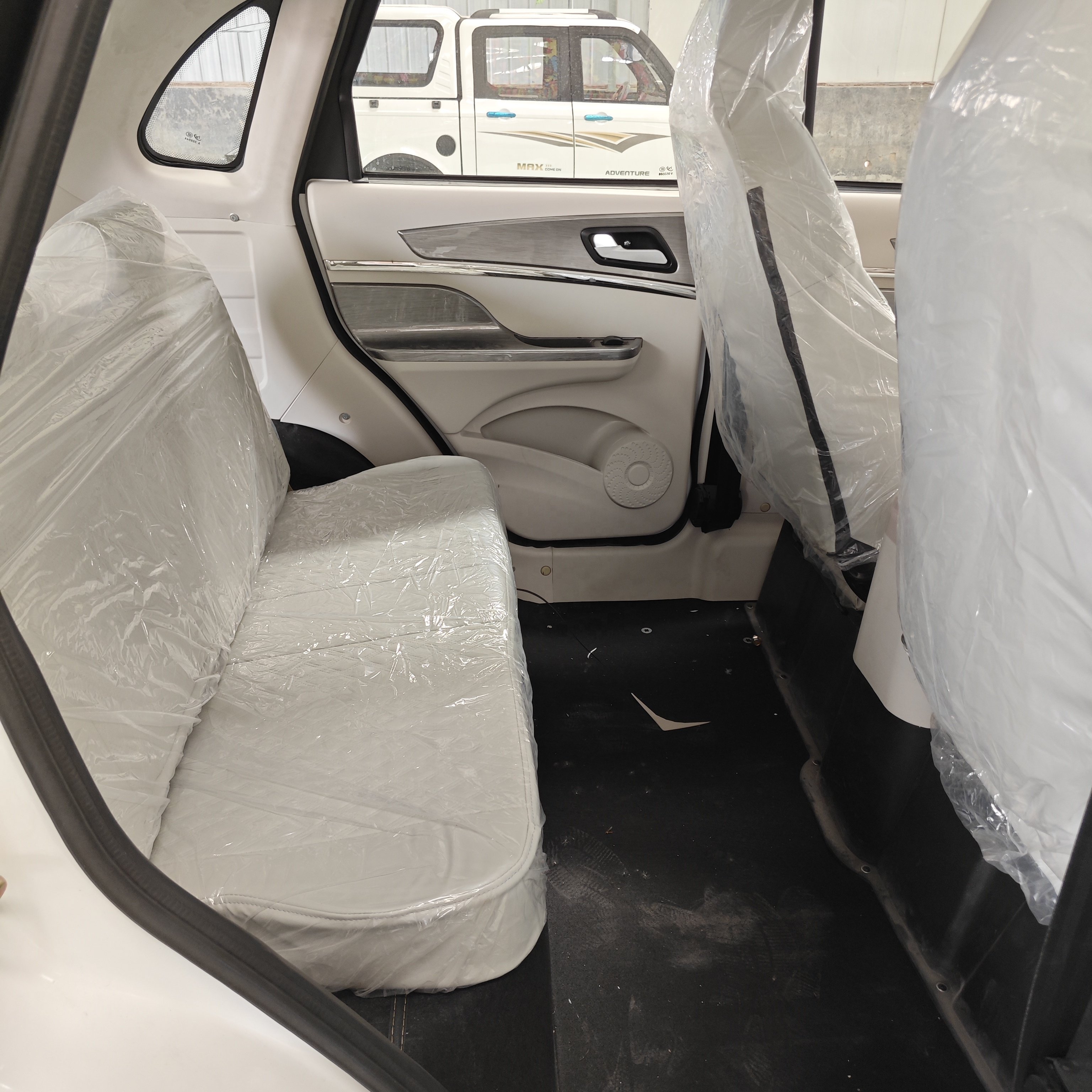 Cheap Electric Vehicle New Design Vehicle Mini Electric Automobile 2024 Sales Electric Mini Car Cheap Electric Vehicle