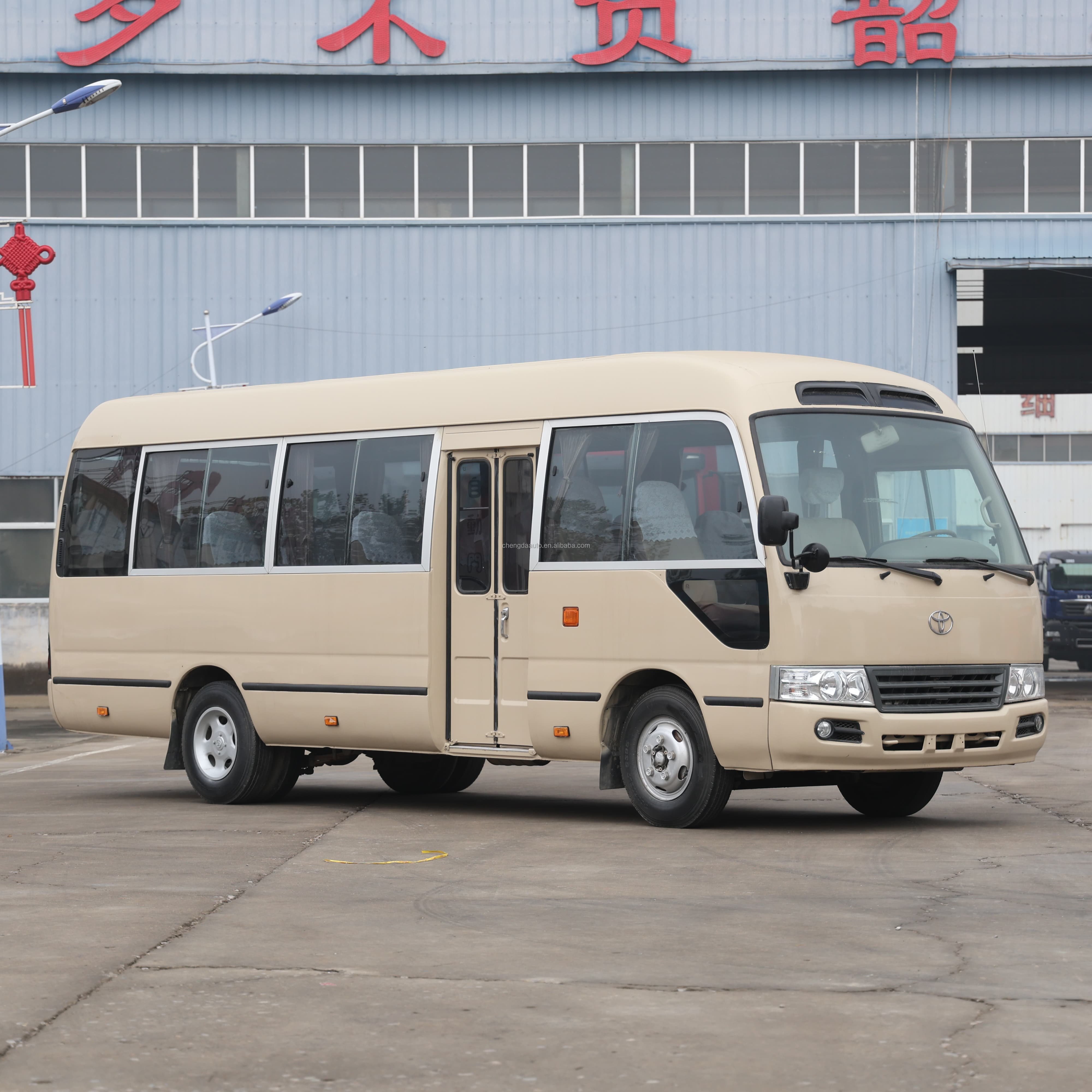 Used Luxury Mini Bus Yutong Brand 30 Seater Coaster Bus Cheap Minibus Cheap Cars Engine Tourism Used Bus for Sale