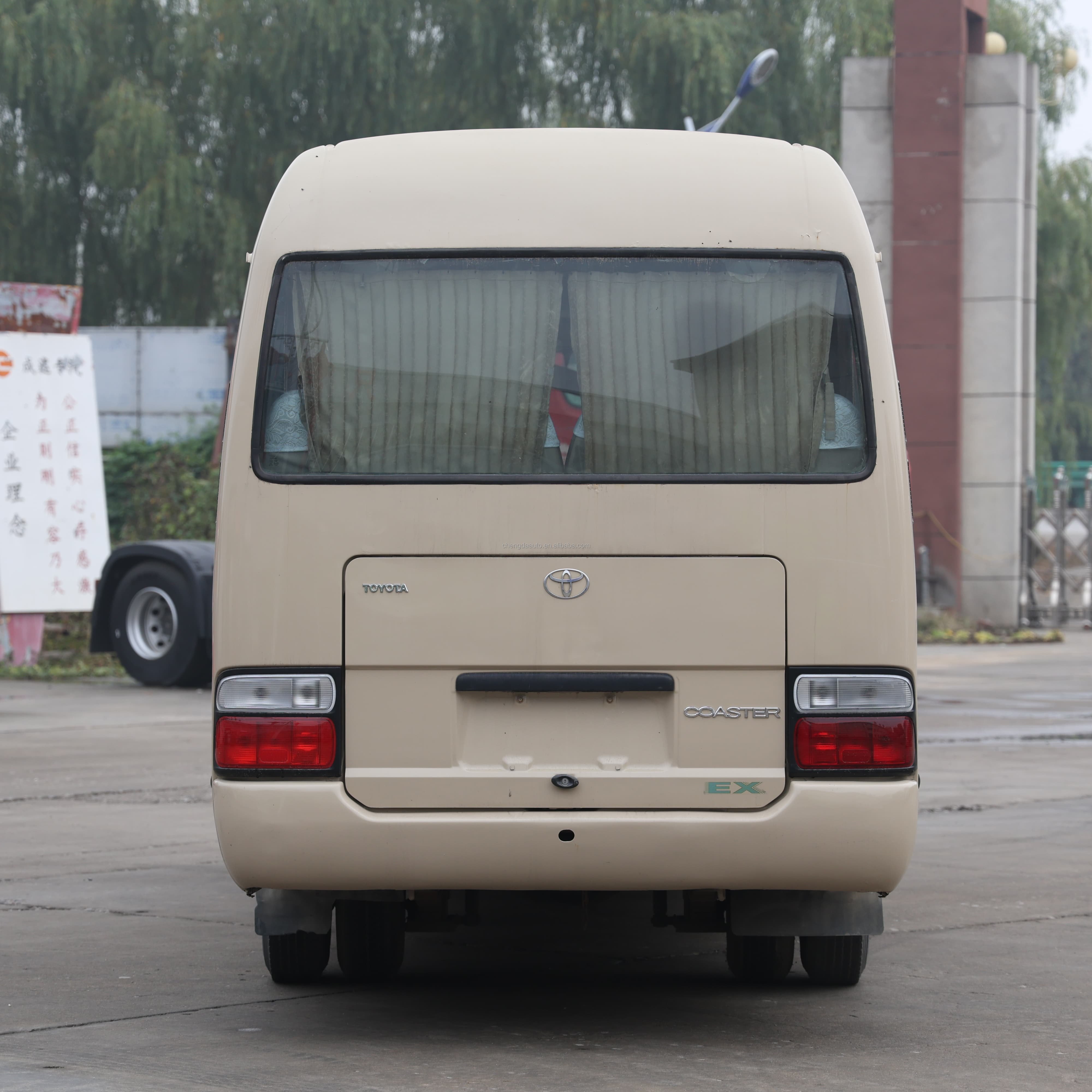 Used Luxury Mini Bus Yutong Brand 30 Seater Coaster Bus Cheap Minibus Cheap Cars Engine Tourism Used Bus for Sale