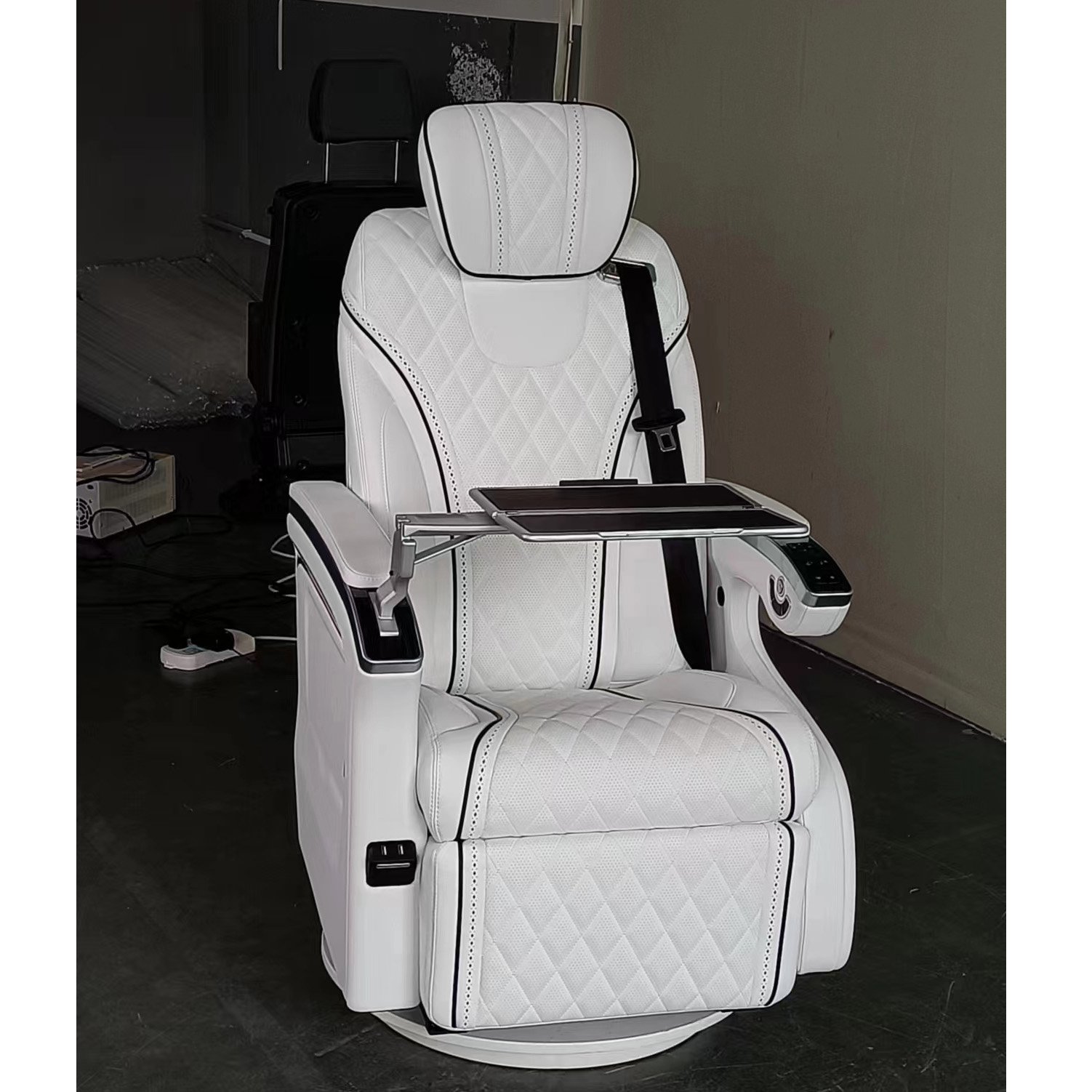 Promotion Van Interior Accessories Car Seat Luxury Captain Chair with Table for Vans V Class V250 Metris Sprinter Pilot Seats