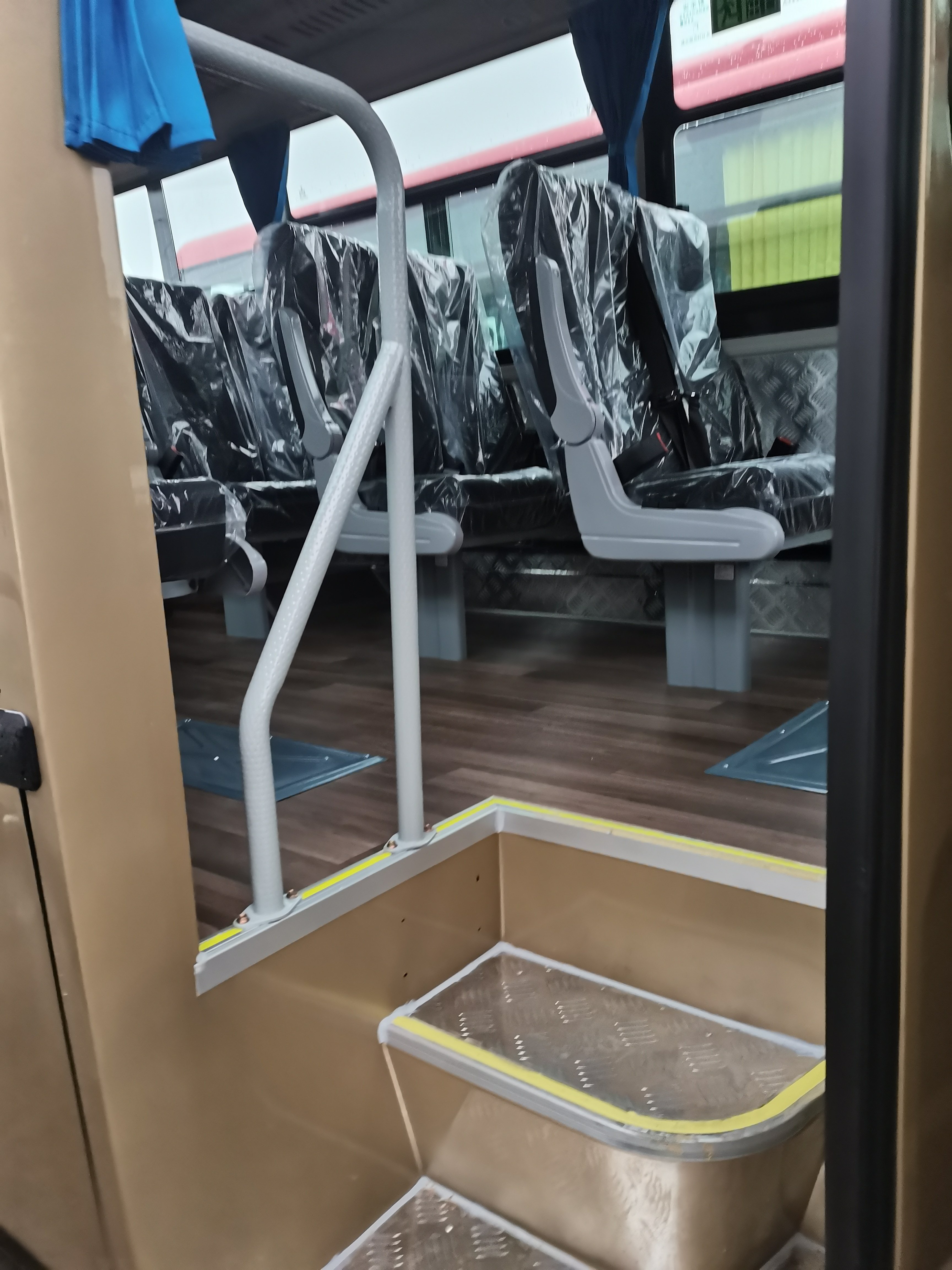 China 19 Seats New Mini Bus Dongfeng Front Engine Road Bus/Luxury Coaster Coach Bus/Passenger Mini Buses for Sale